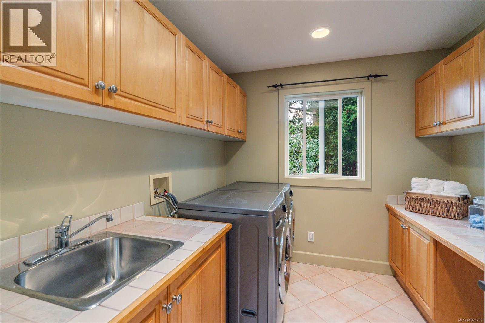 3383 Rockhampton Rd, Nanoose Bay