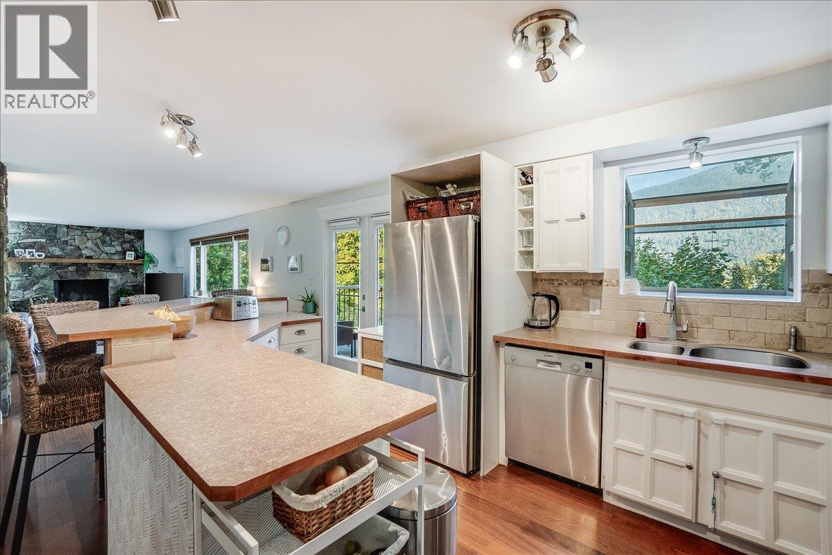 2758 Leecrest Road, Nelson