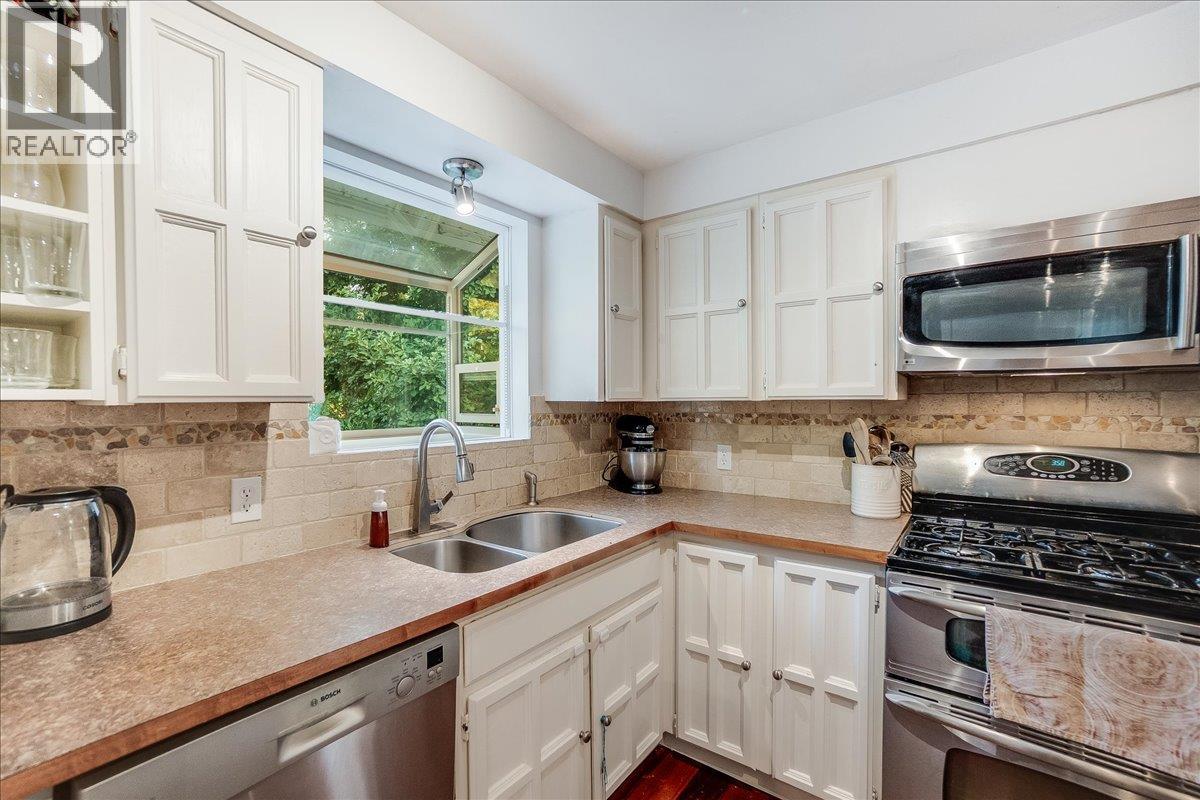 2758 Leecrest Road, Nelson