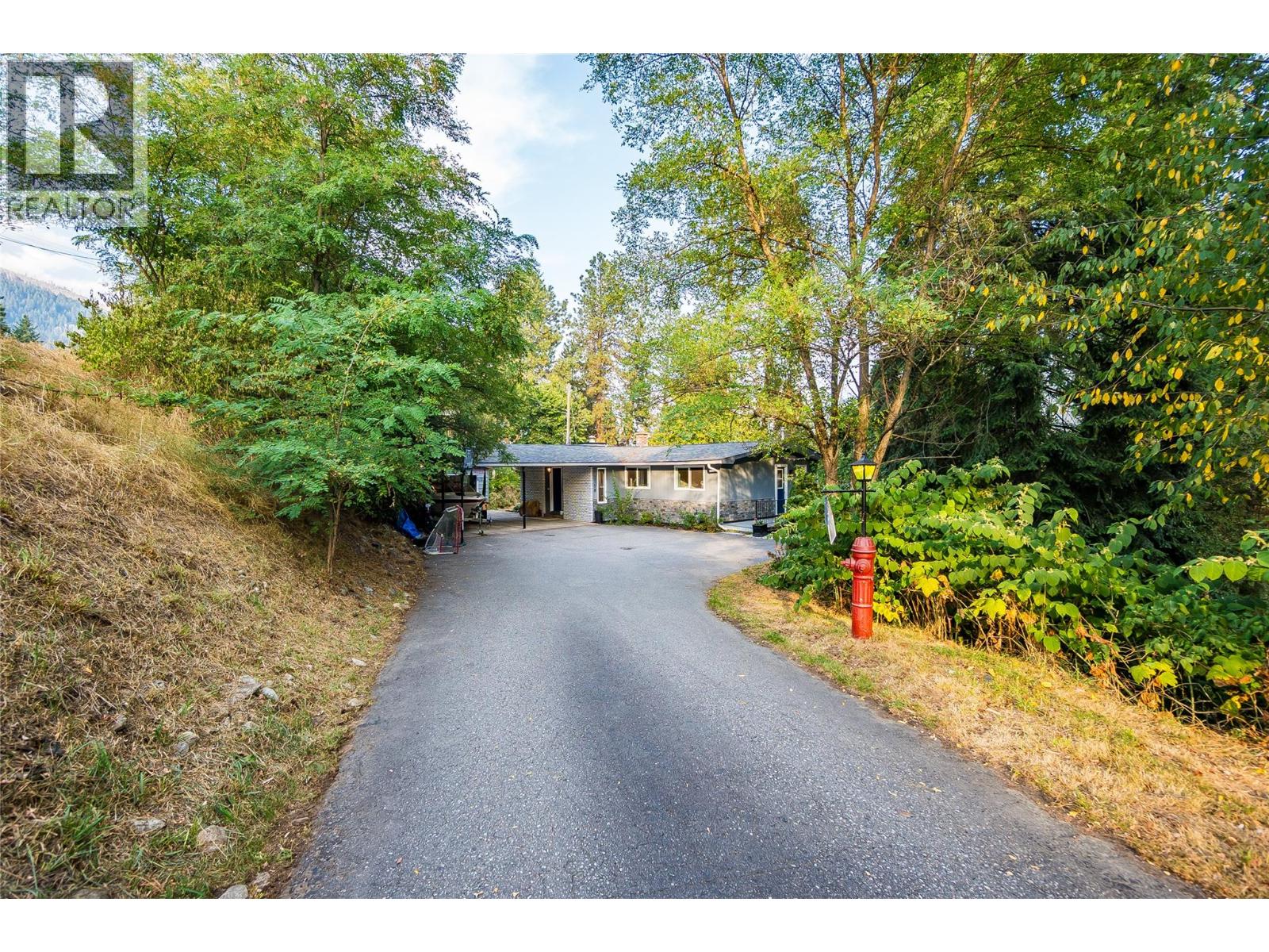 2758 Leecrest Road, Nelson