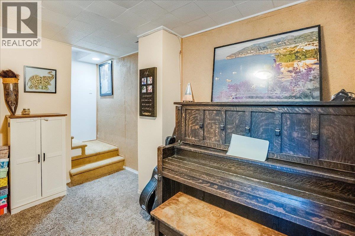 2758 Leecrest Road, Nelson