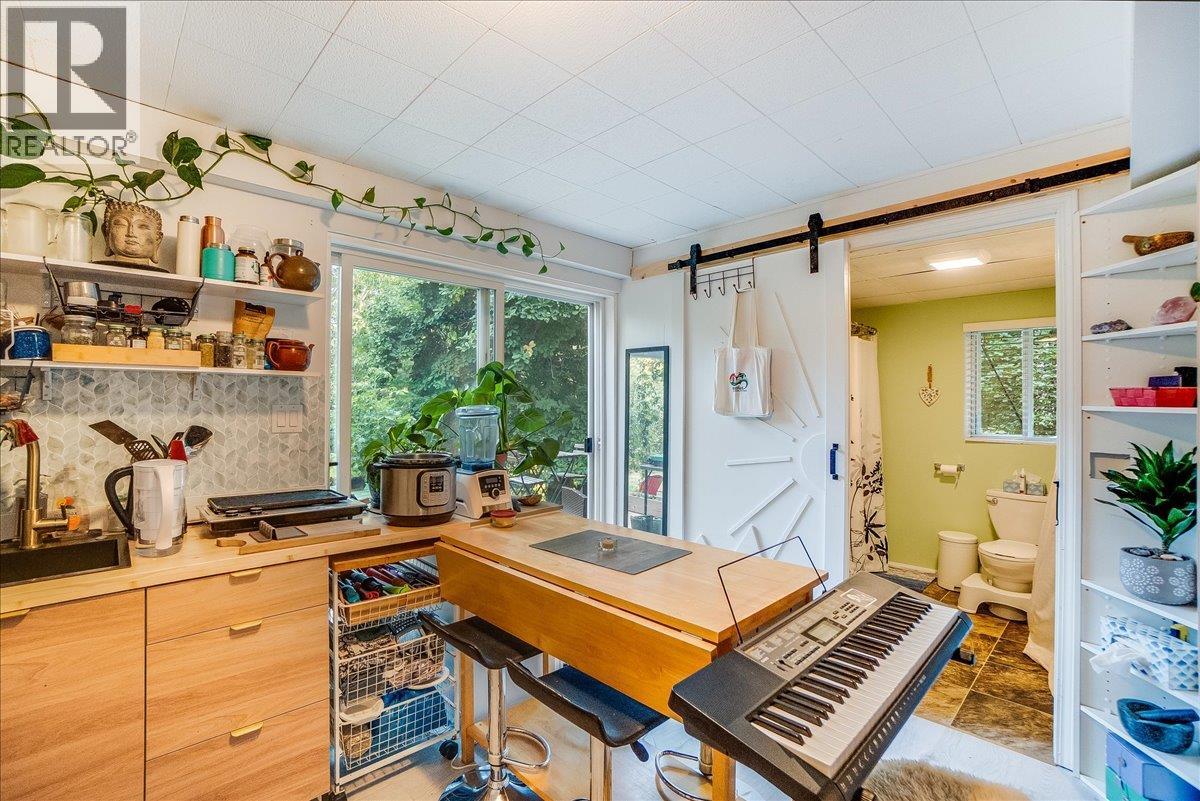 2758 Leecrest Road, Nelson