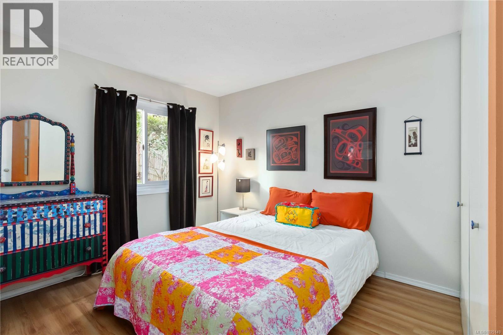 1027 Wurtele Pl, Esquimalt