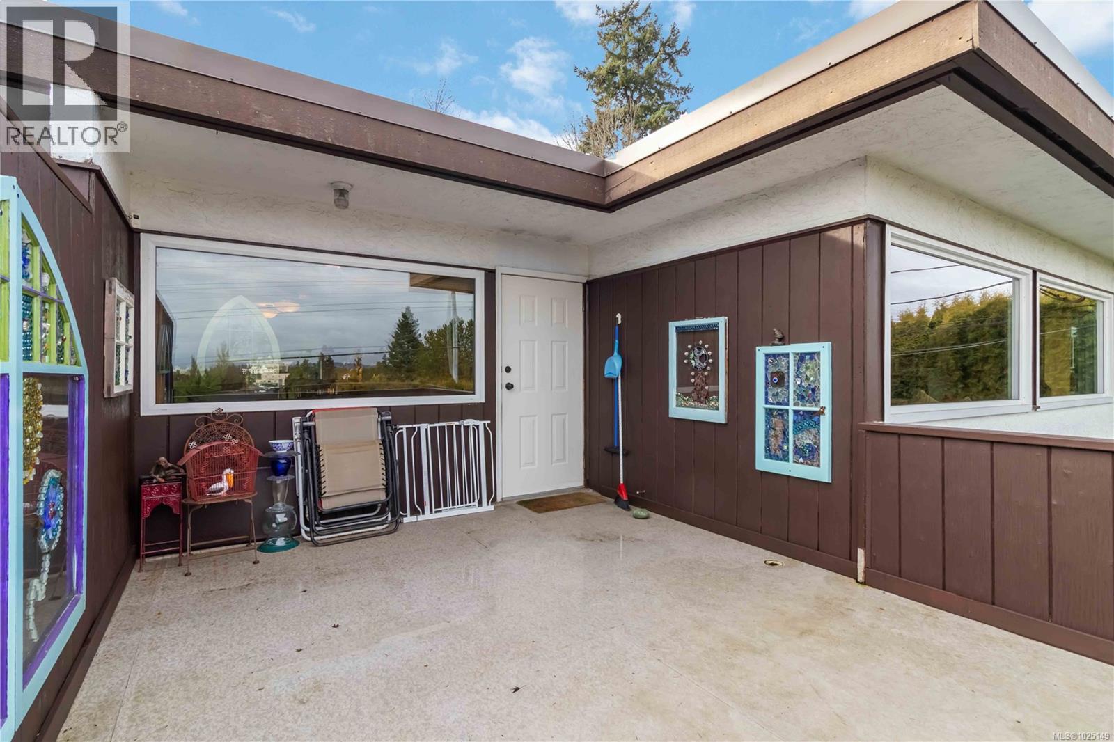 1027 Wurtele Pl, Esquimalt