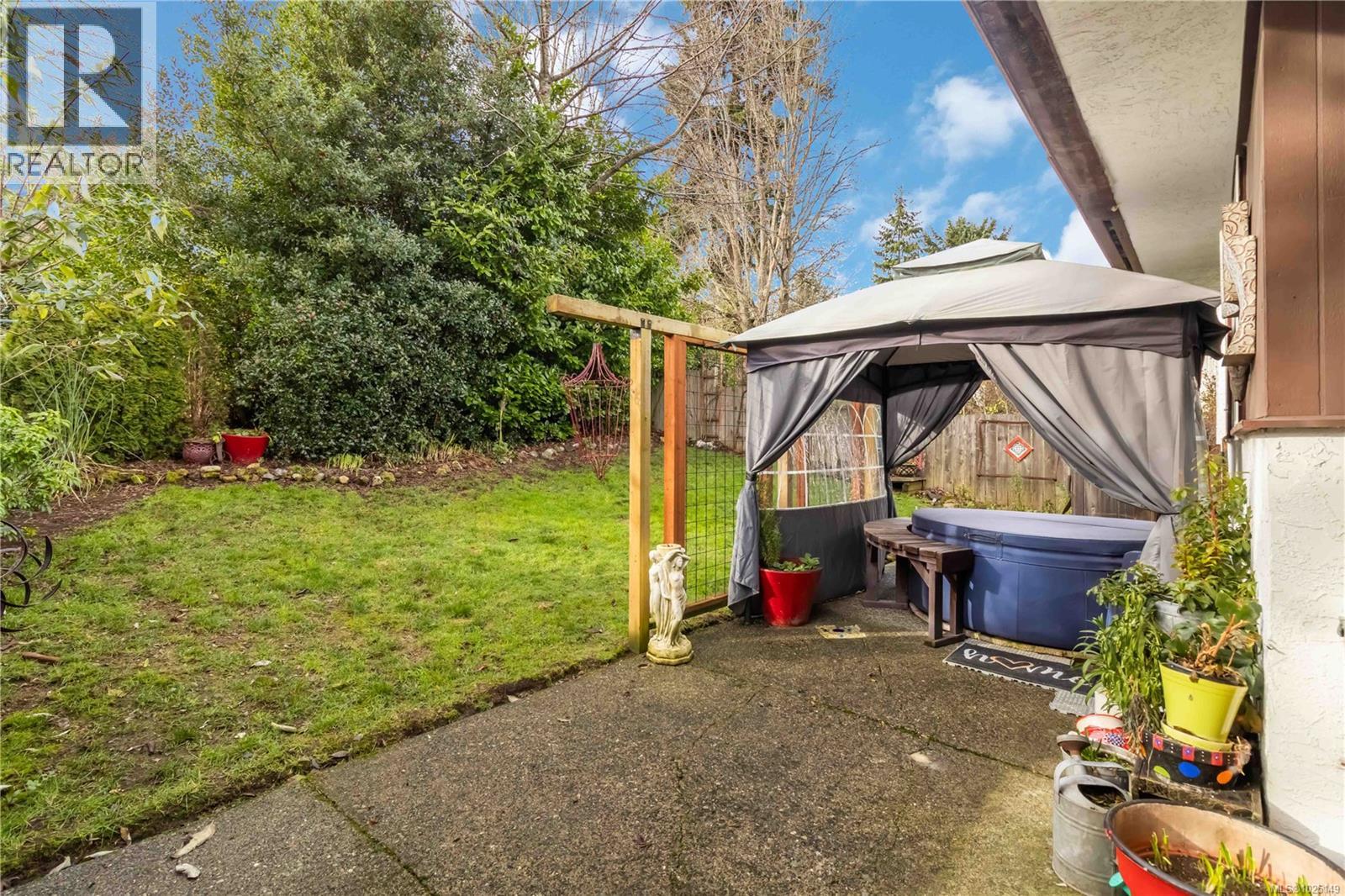 1027 Wurtele Pl, Esquimalt