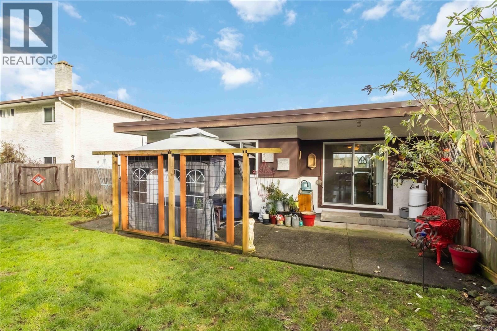 1027 Wurtele Pl, Esquimalt