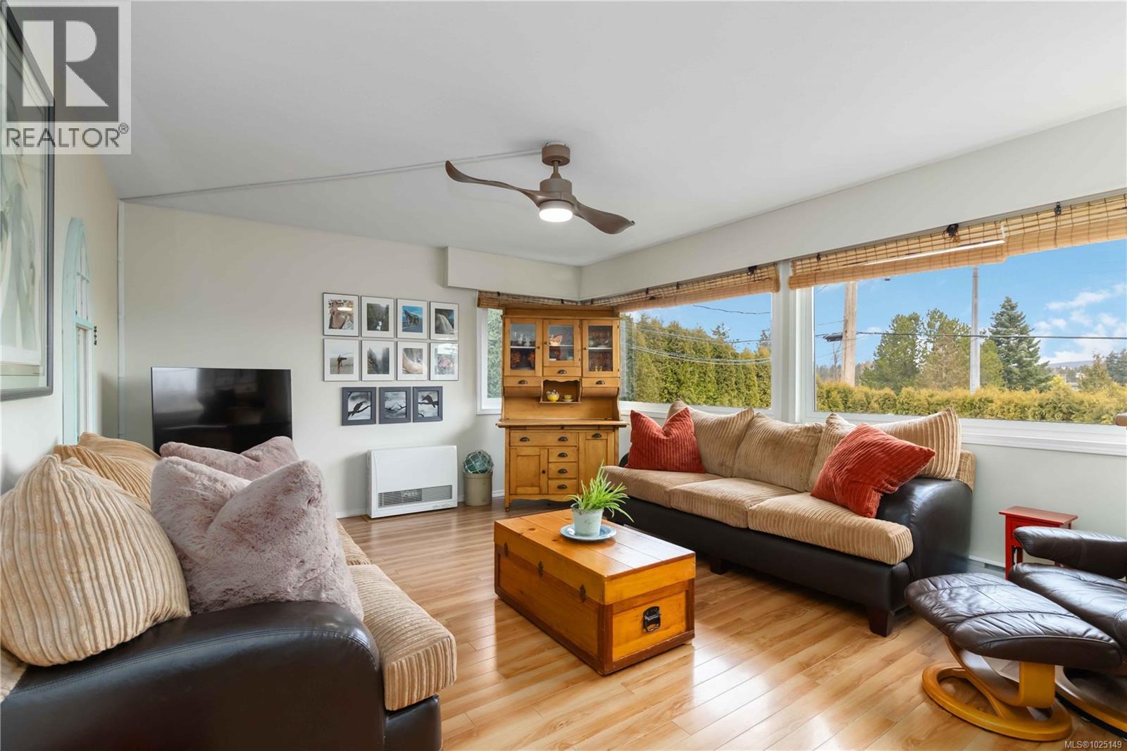 1027 Wurtele Pl, Esquimalt