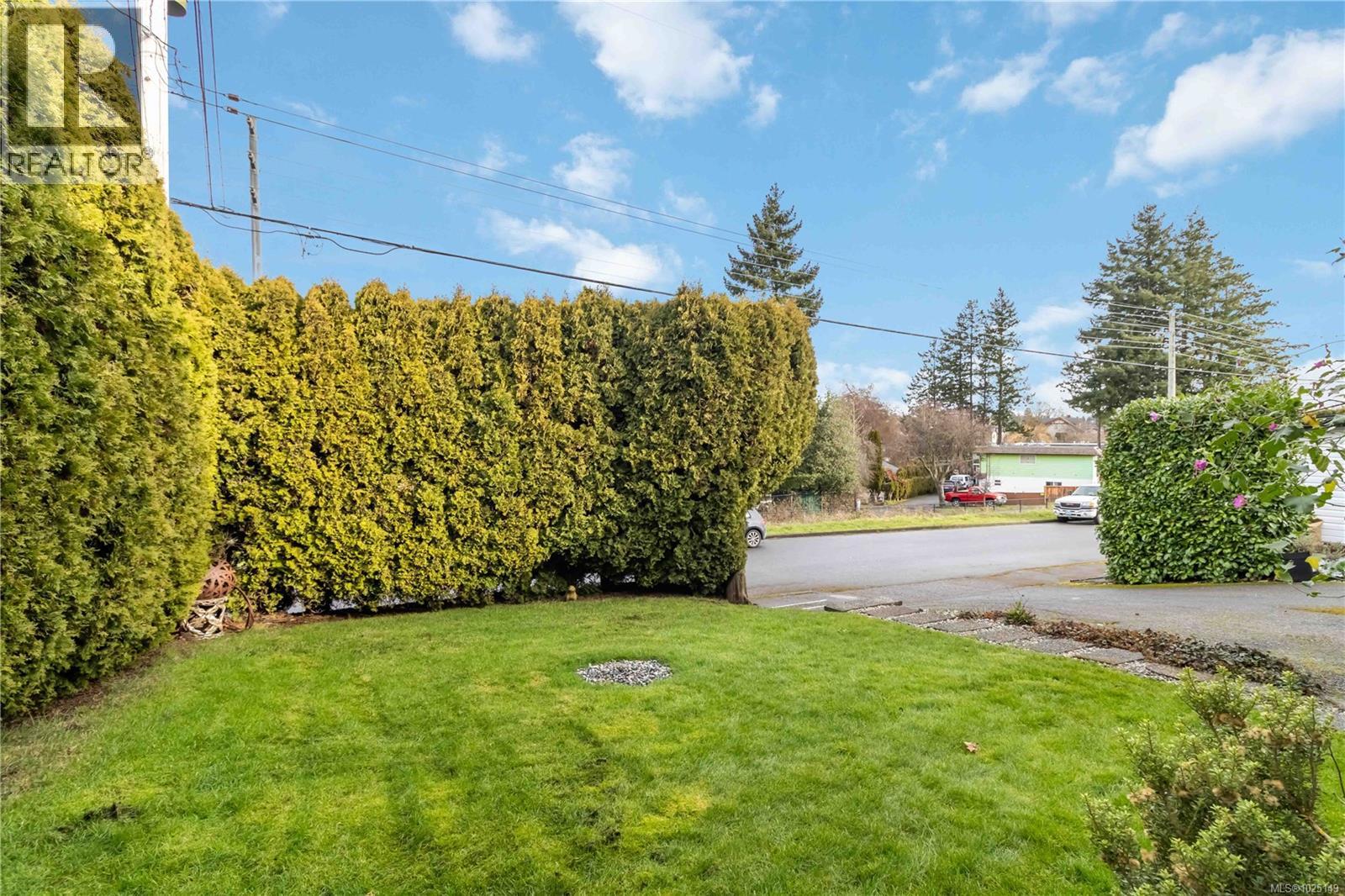 1027 Wurtele Pl, Esquimalt