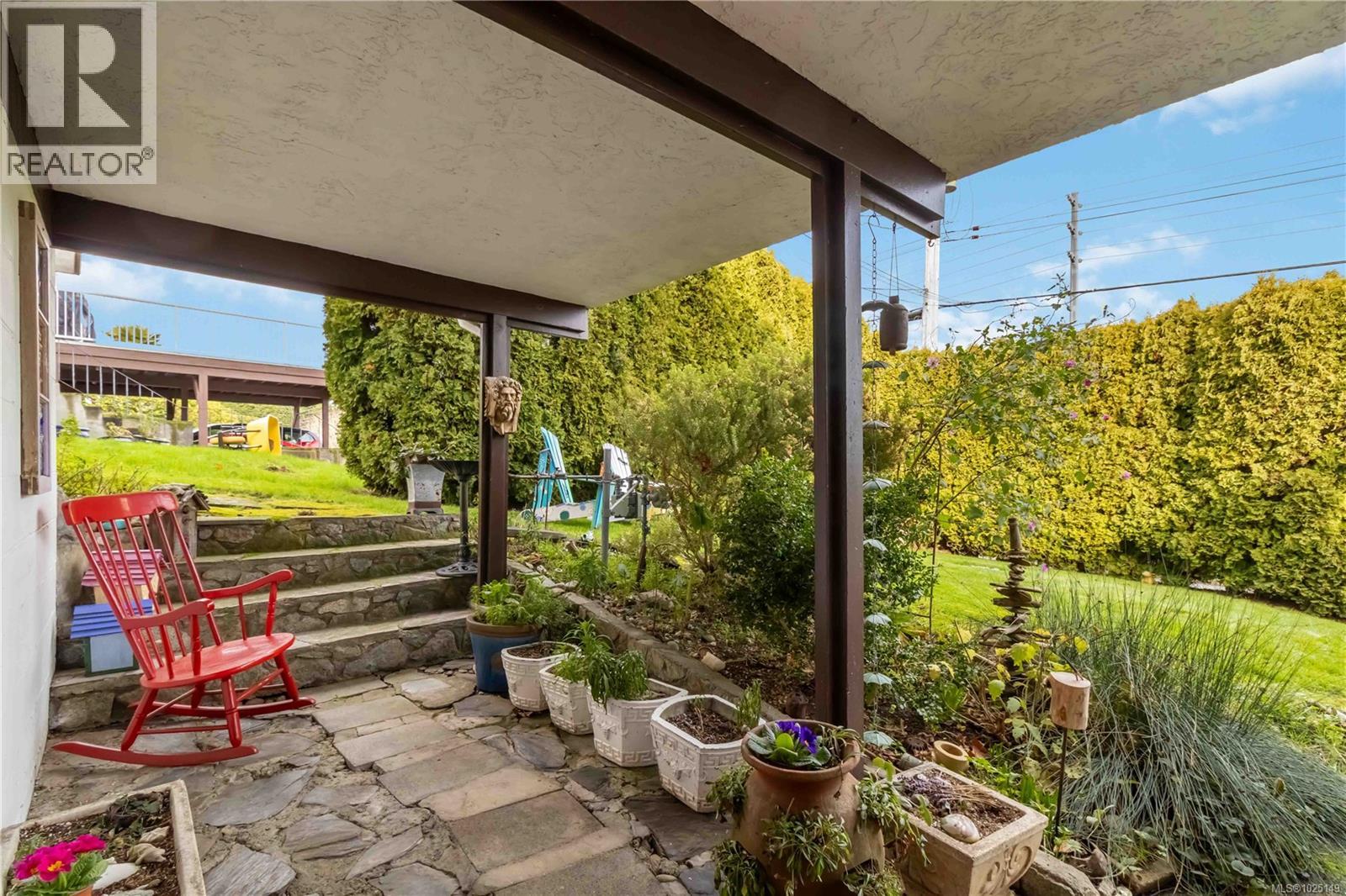 1027 Wurtele Pl, Esquimalt