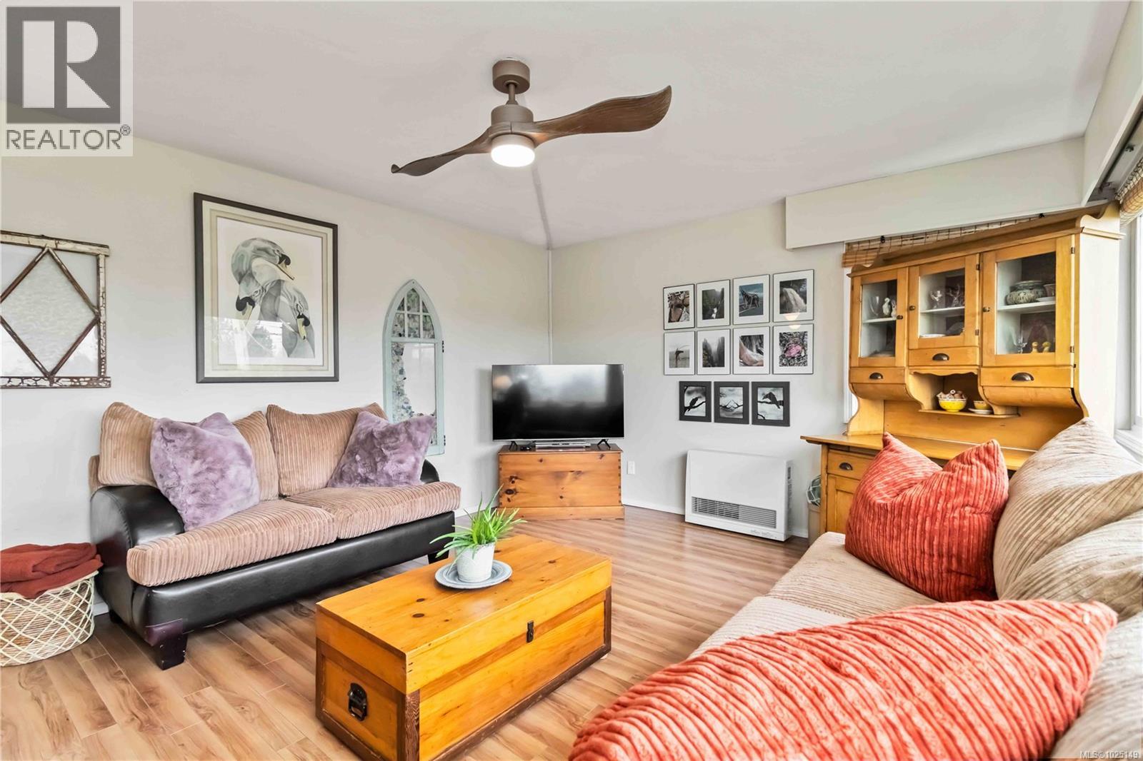 1027 Wurtele Pl, Esquimalt