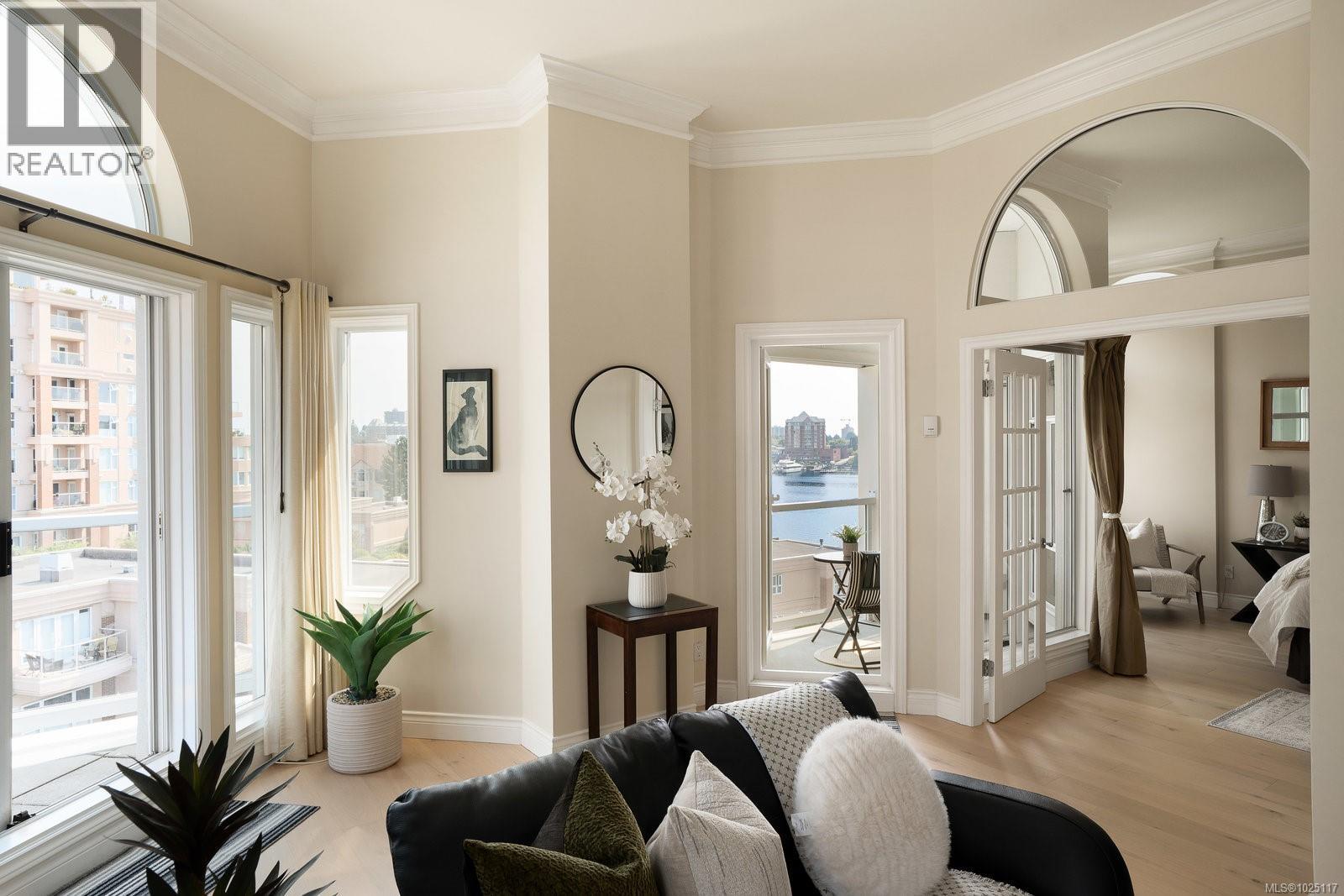 518 10 Paul Kane Place, Victoria