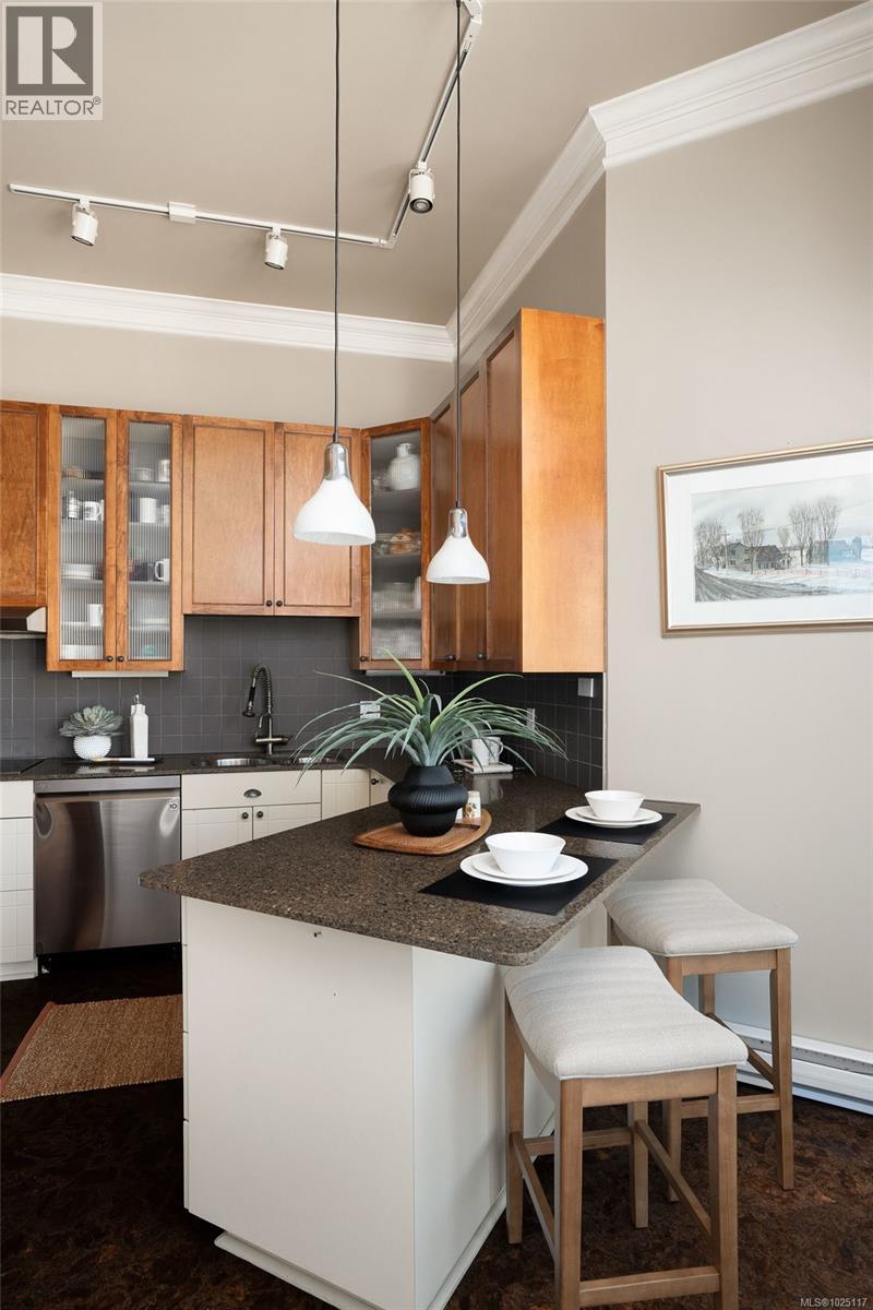 518 10 Paul Kane Place, Victoria