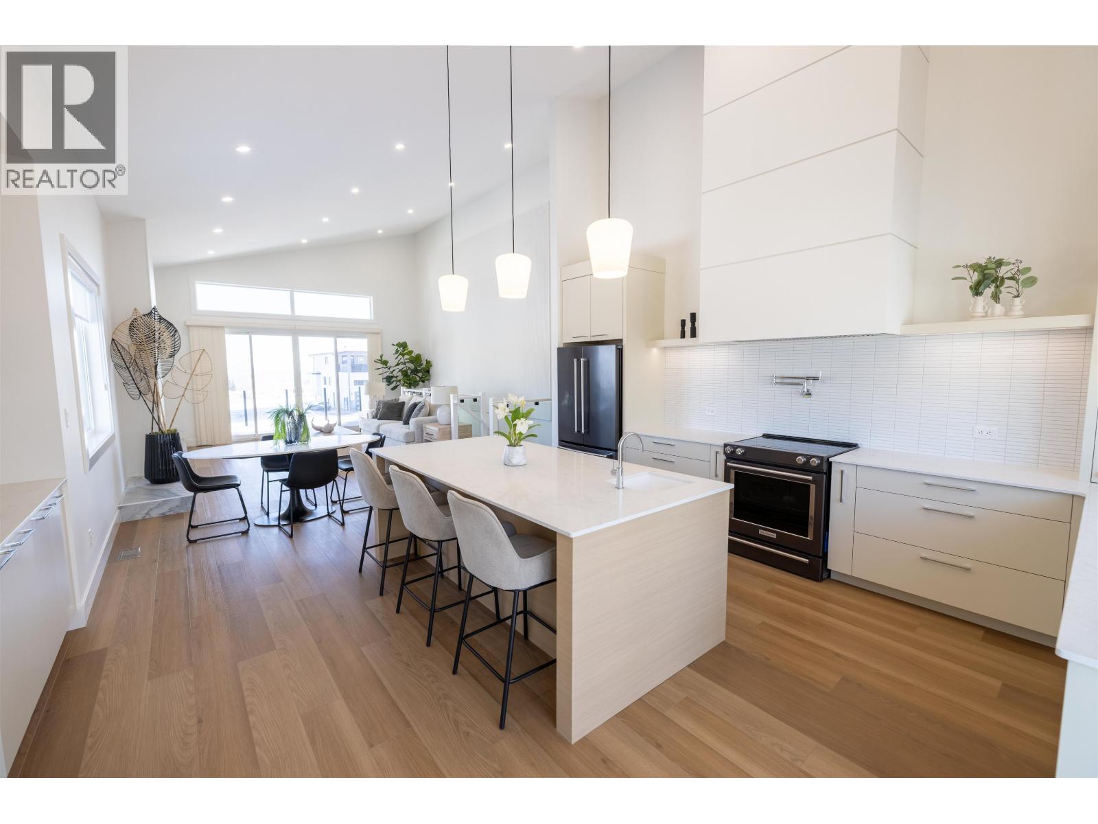 7807 SOUTHRIDGE AVENUE, Prince George