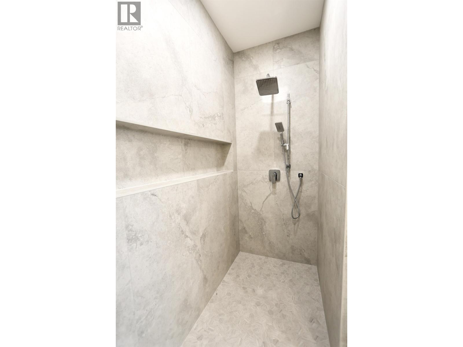 7807 SOUTHRIDGE AVENUE, Prince George