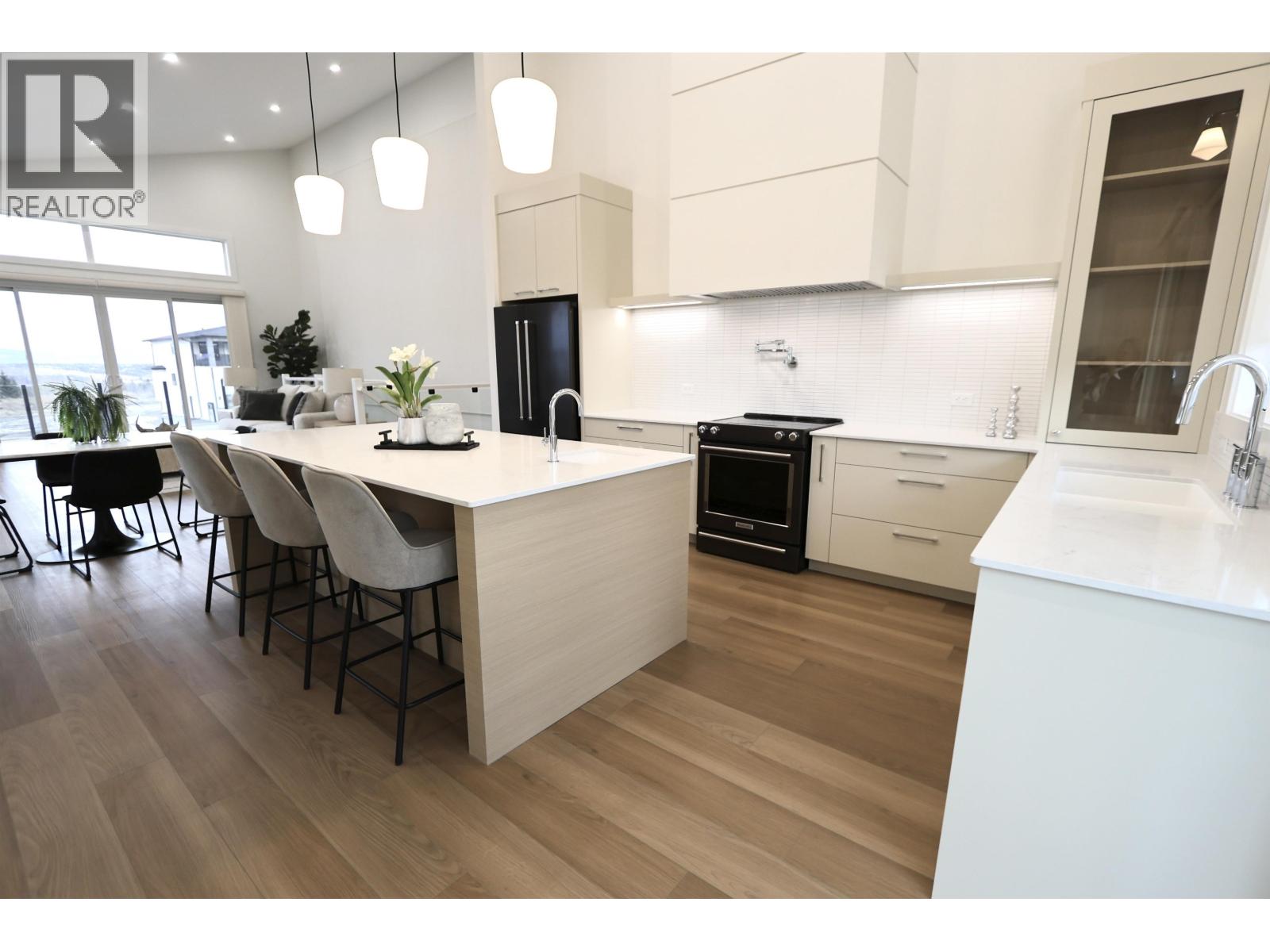 7807 SOUTHRIDGE AVENUE, Prince George