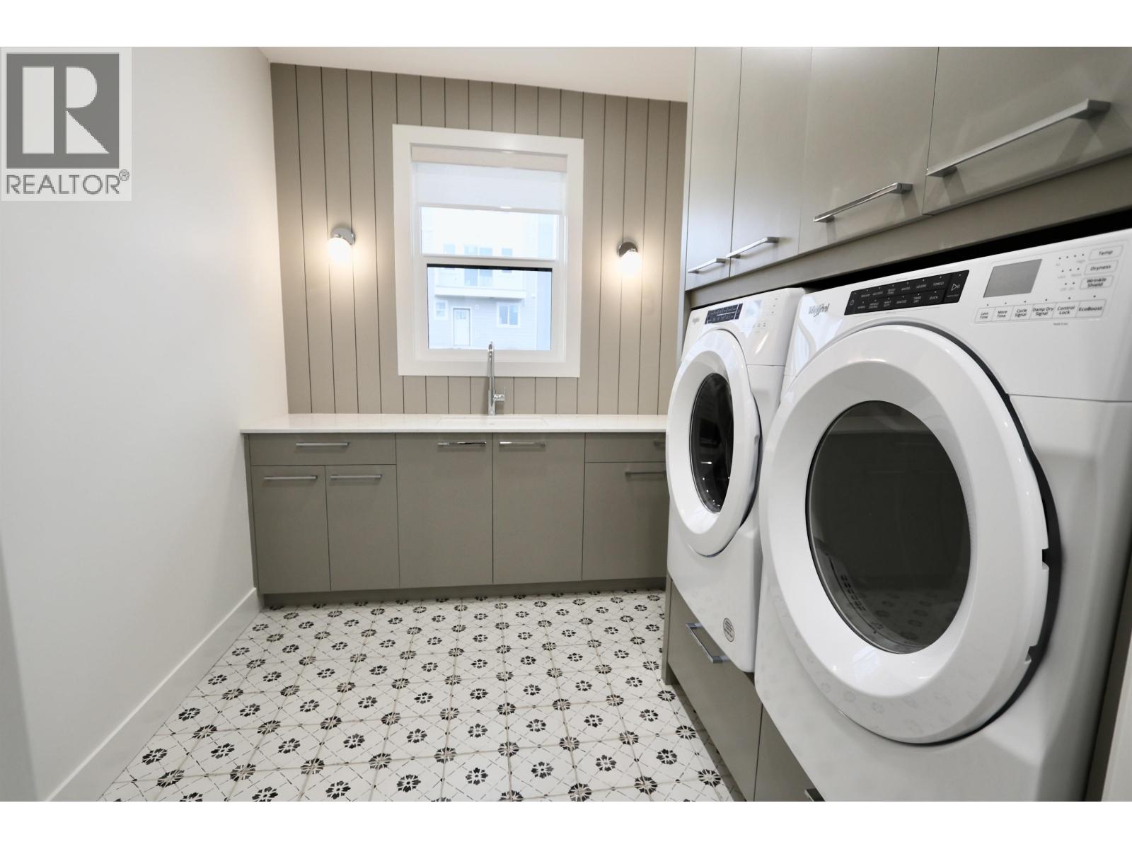 7807 SOUTHRIDGE AVENUE, Prince George