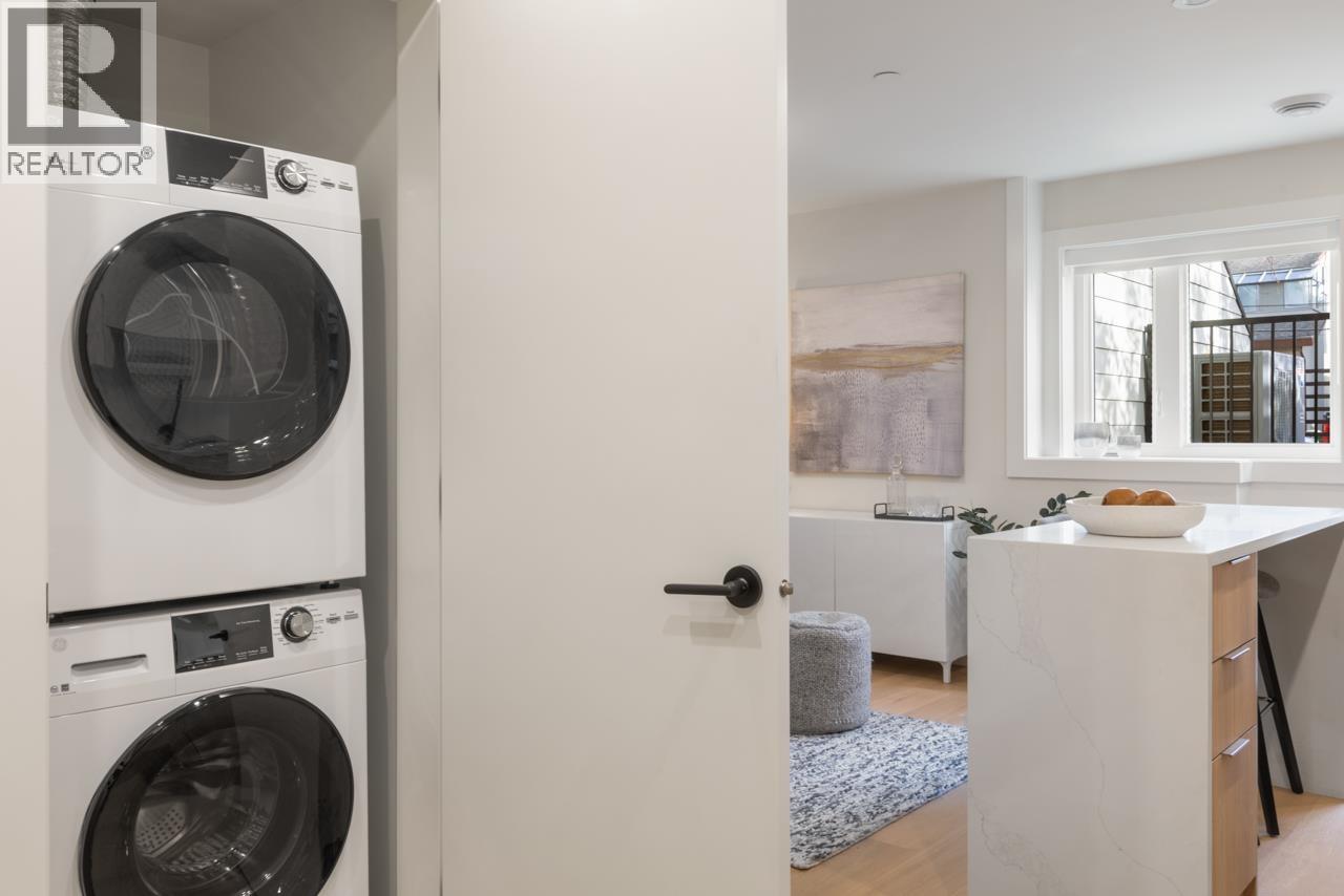 1 1937 TEMPLETON DRIVE, Vancouver