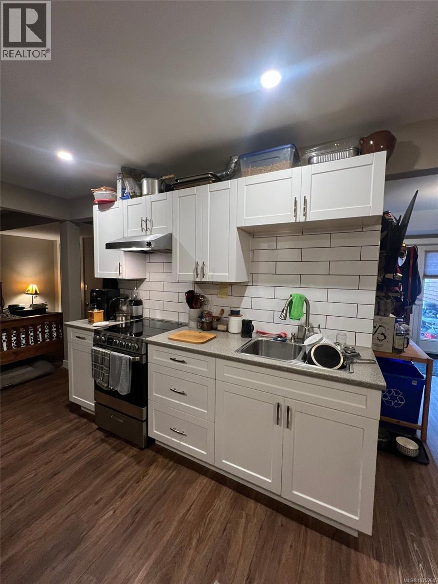 9828 Croft St, Chemainus