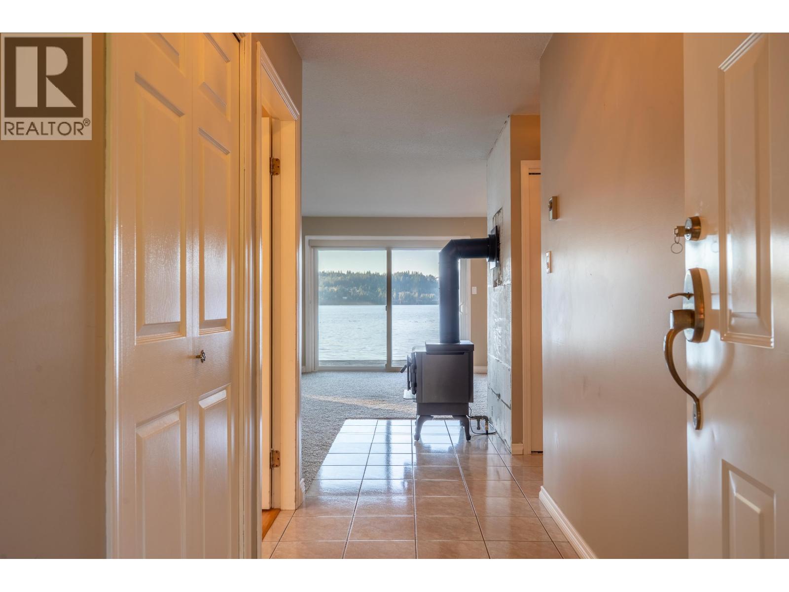 6343 MARMOT ROAD, Sechelt