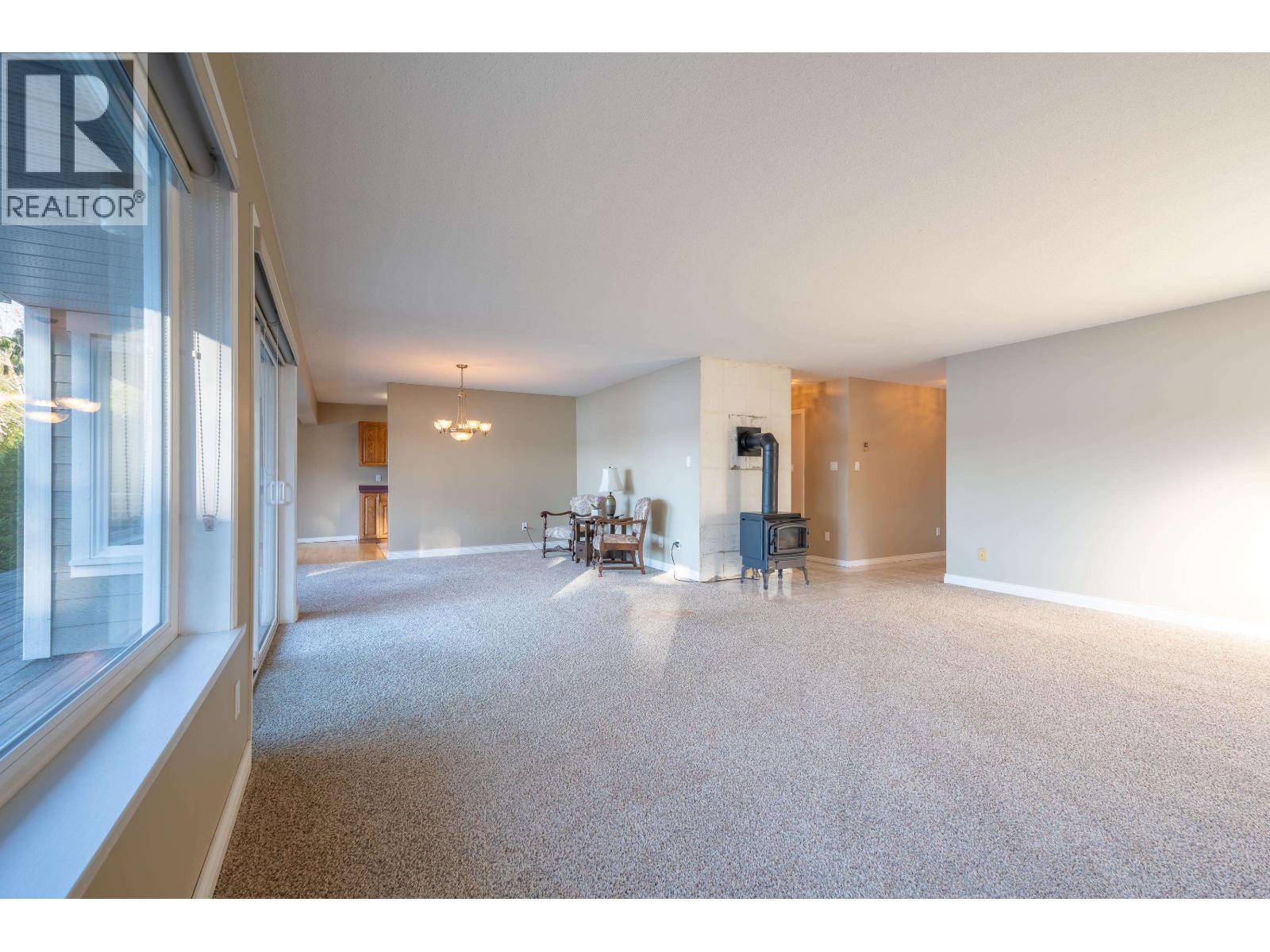 6343 MARMOT ROAD, Sechelt