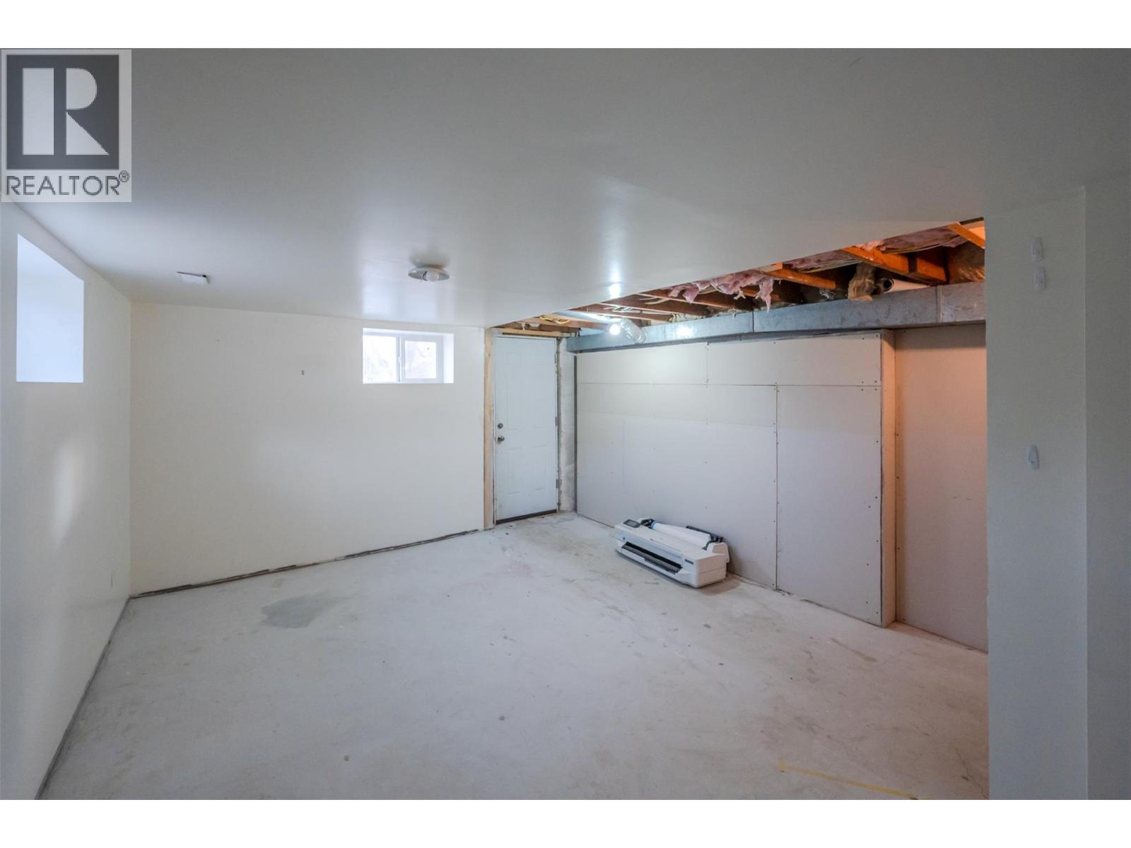 6470 Hollow Street, Oliver