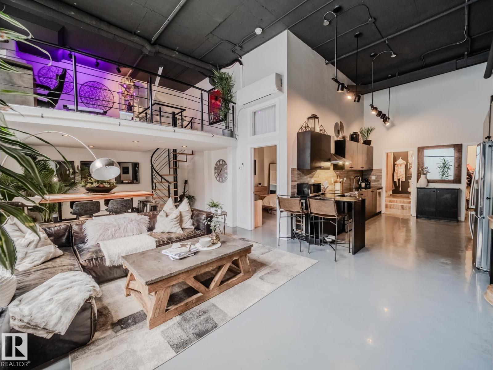 #1001 10179 105 ST NW, Edmonton