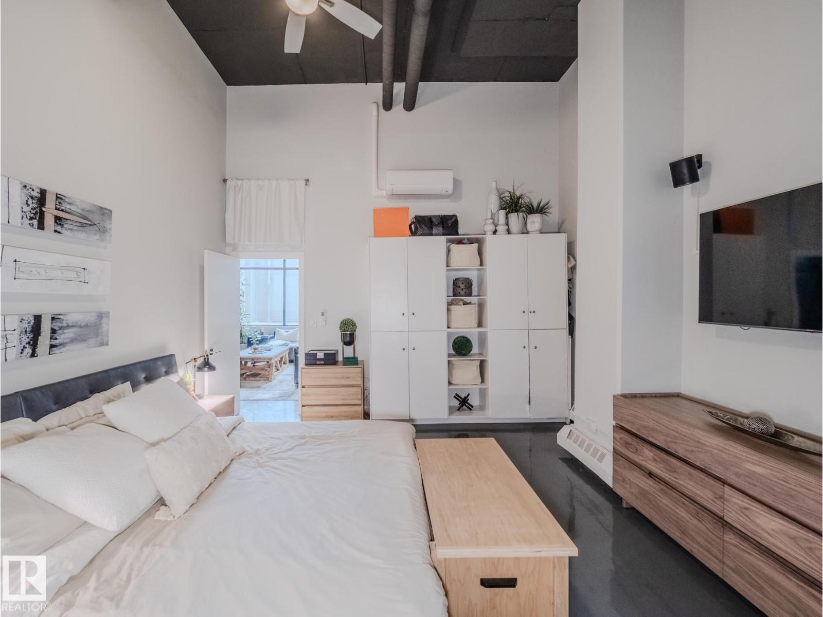 #1001 10179 105 ST NW, Edmonton