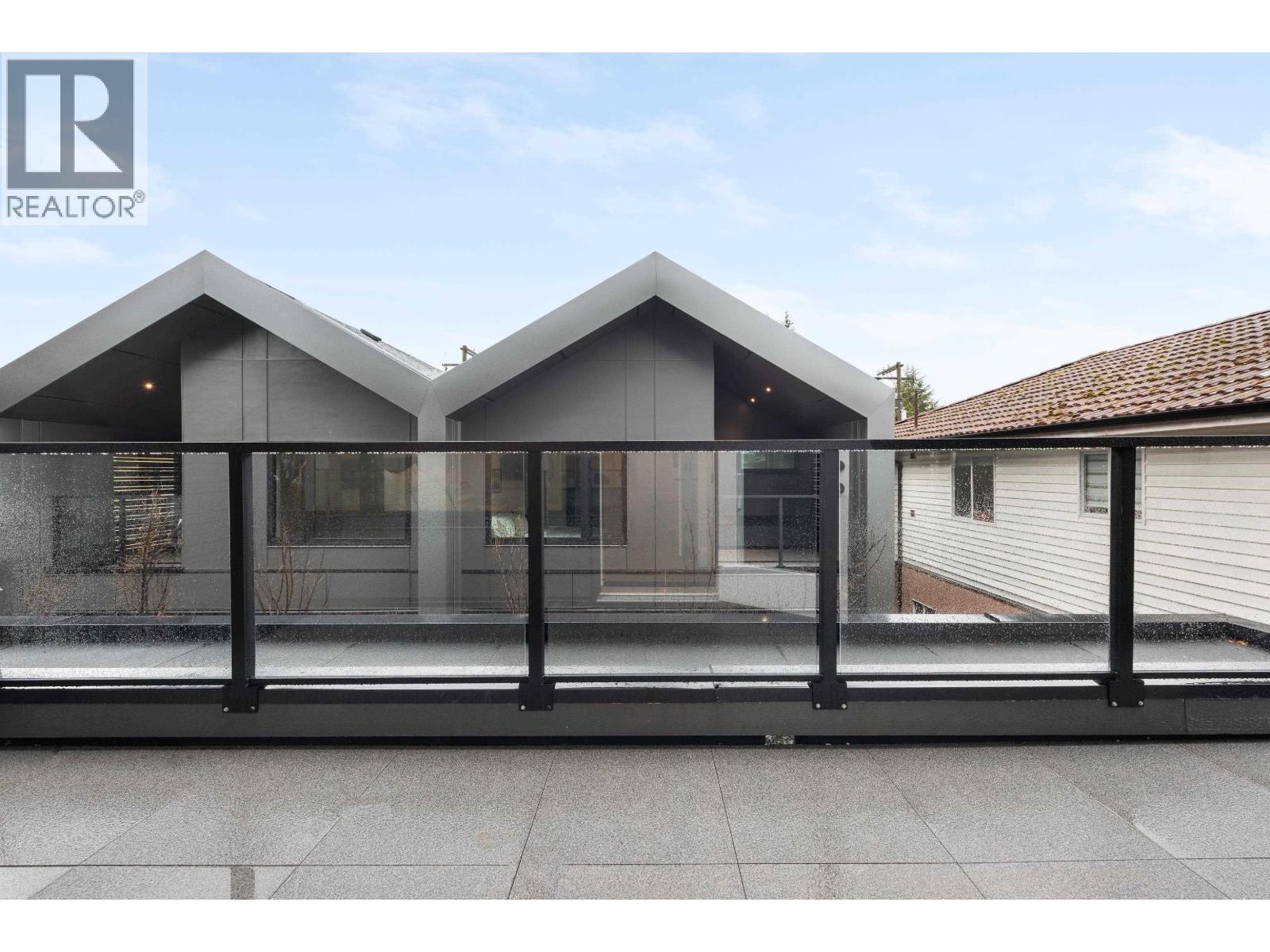 1 275 W 17TH AVENUE, Vancouver