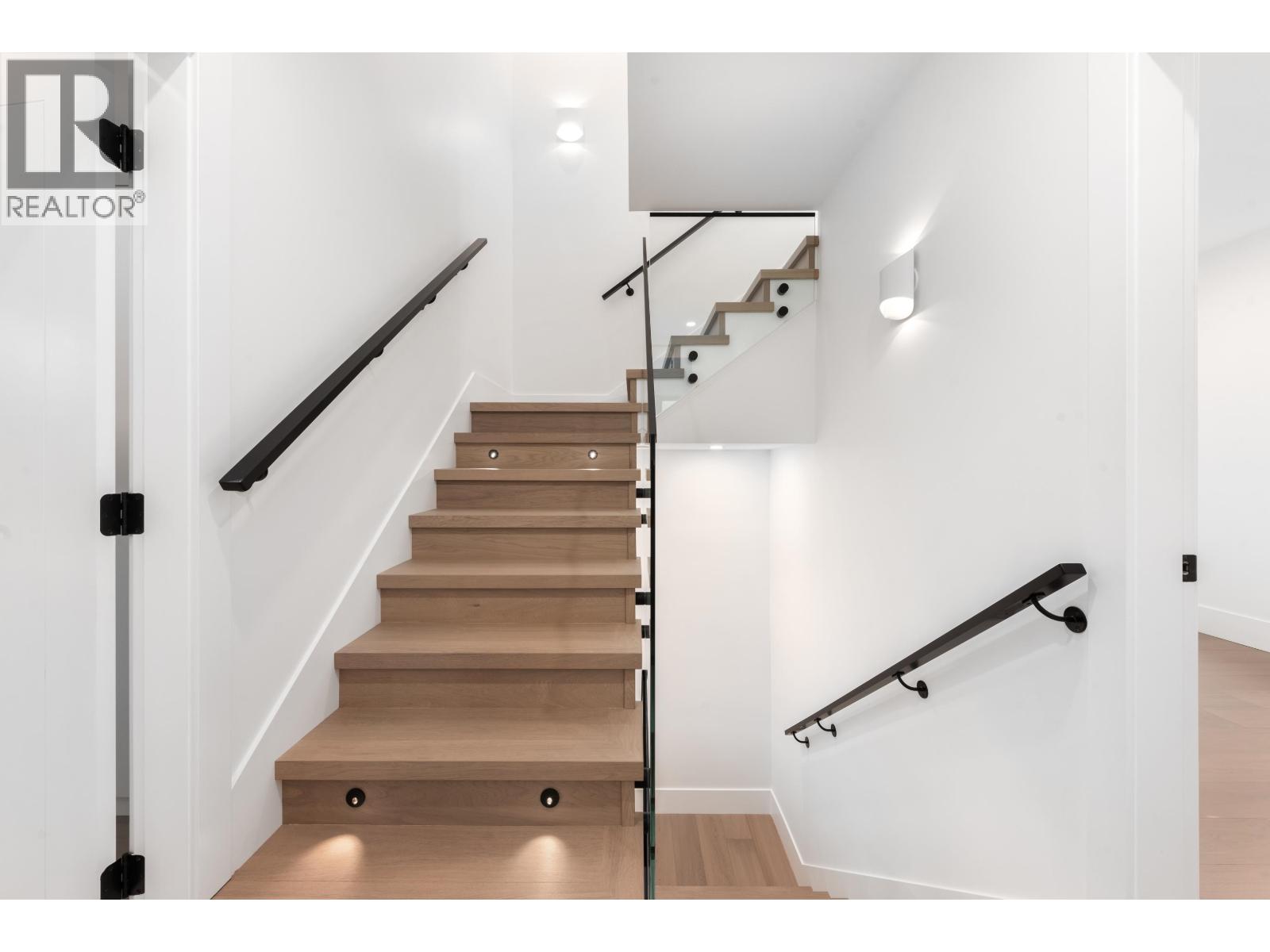 1 275 W 17TH AVENUE, Vancouver