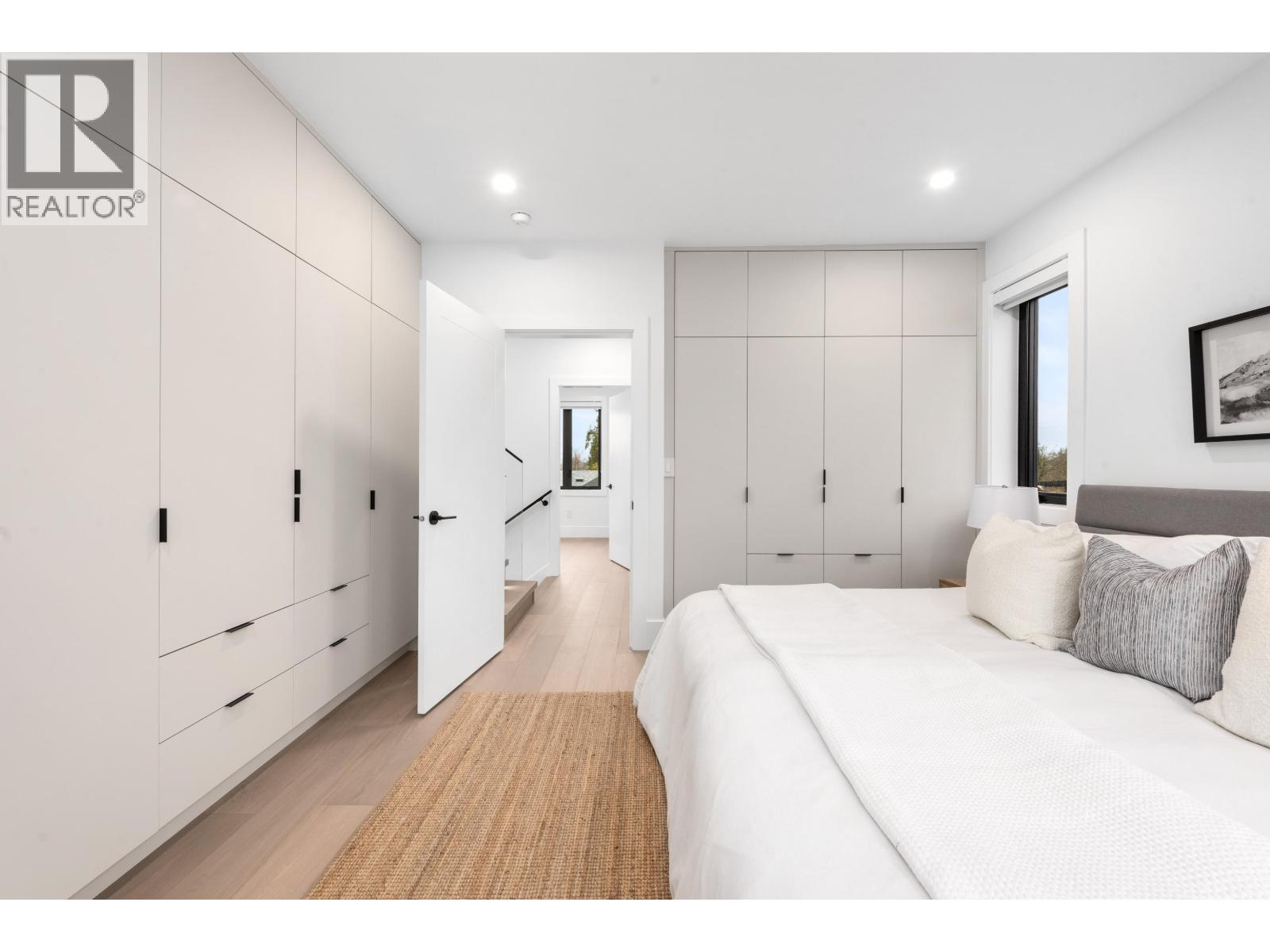 1 275 W 17TH AVENUE, Vancouver