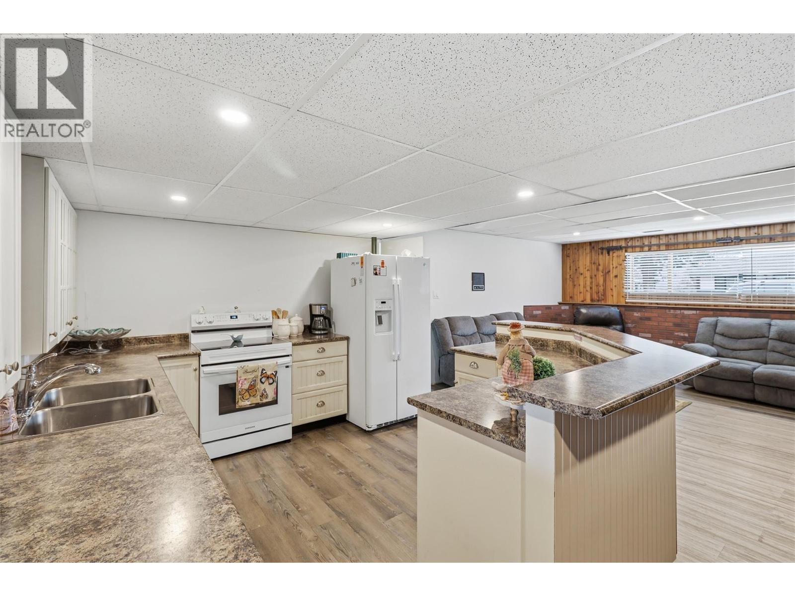 2163 PARKER Drive, Merritt