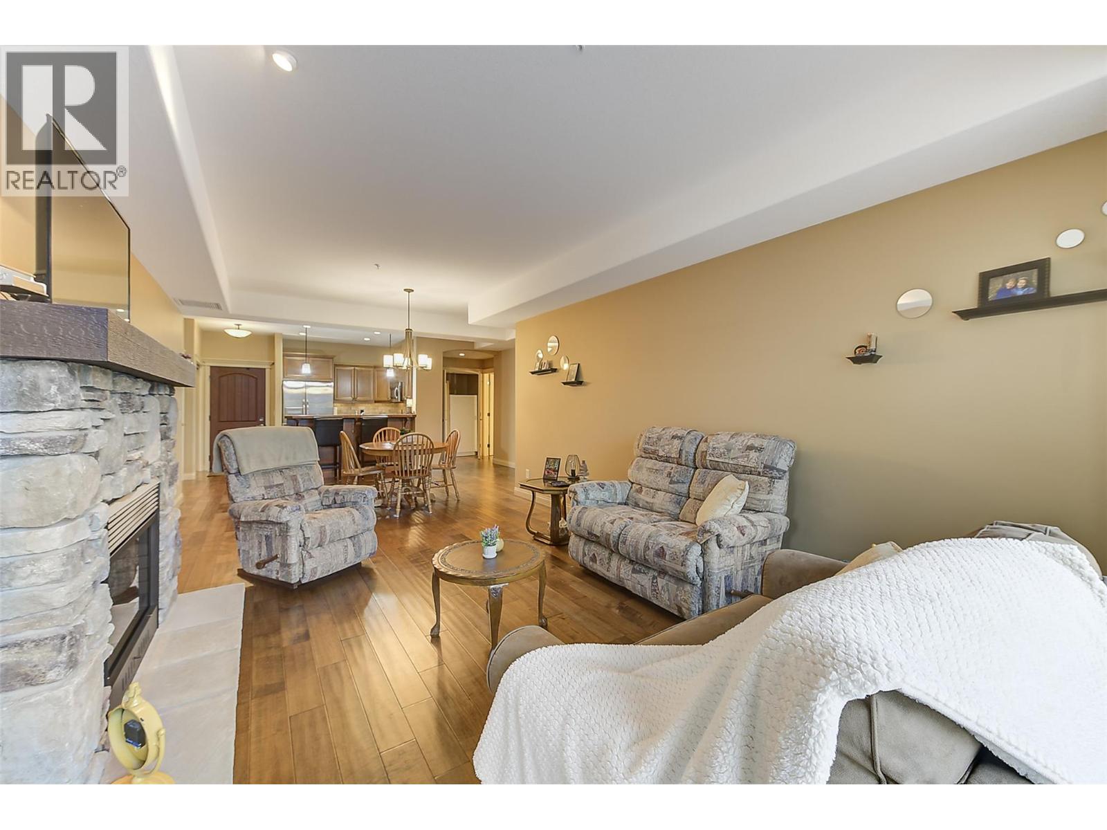 #101 2760 Auburn Road - 24