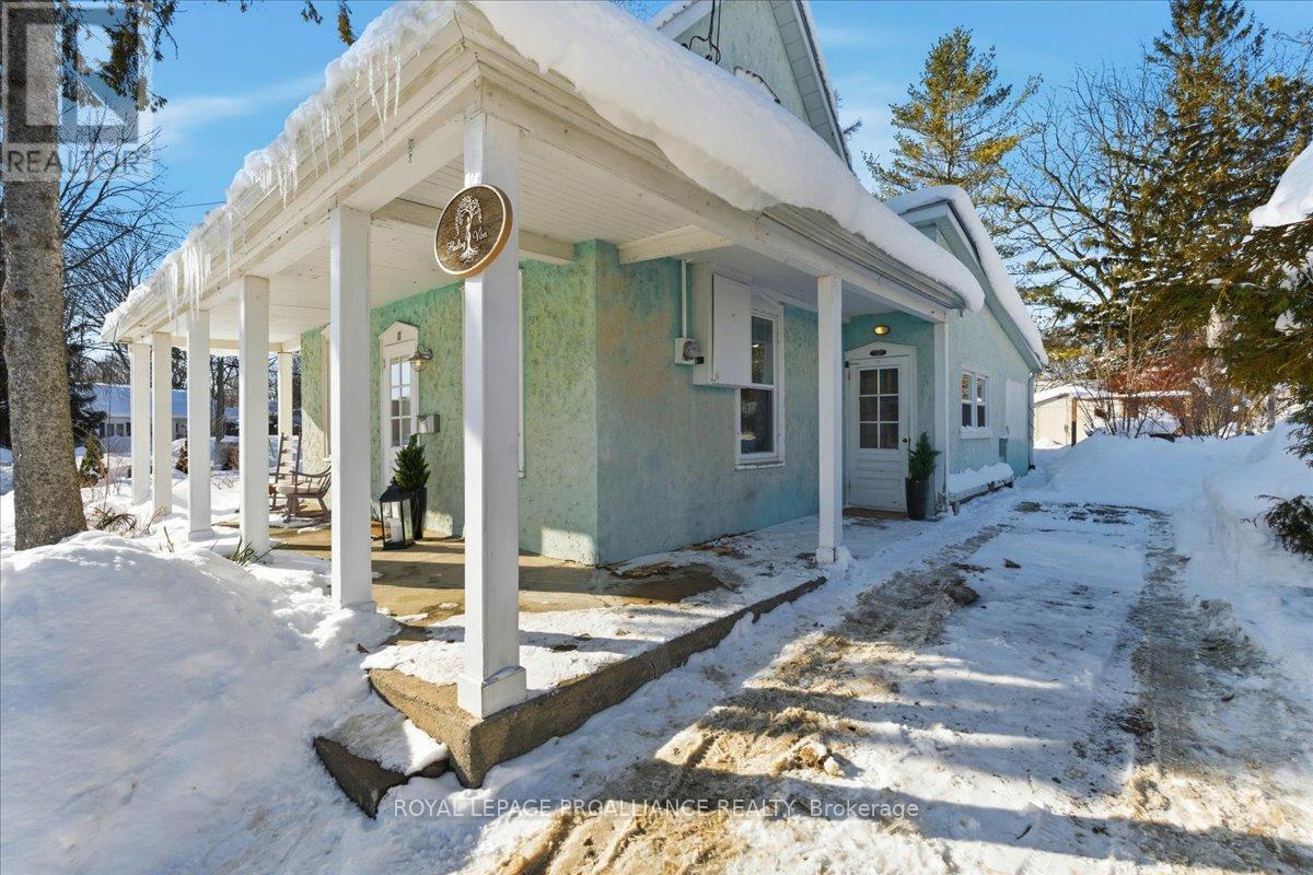 17 KING STREET - Photo 5 of 31, Prince Edward County (Picton Ward), Ontario