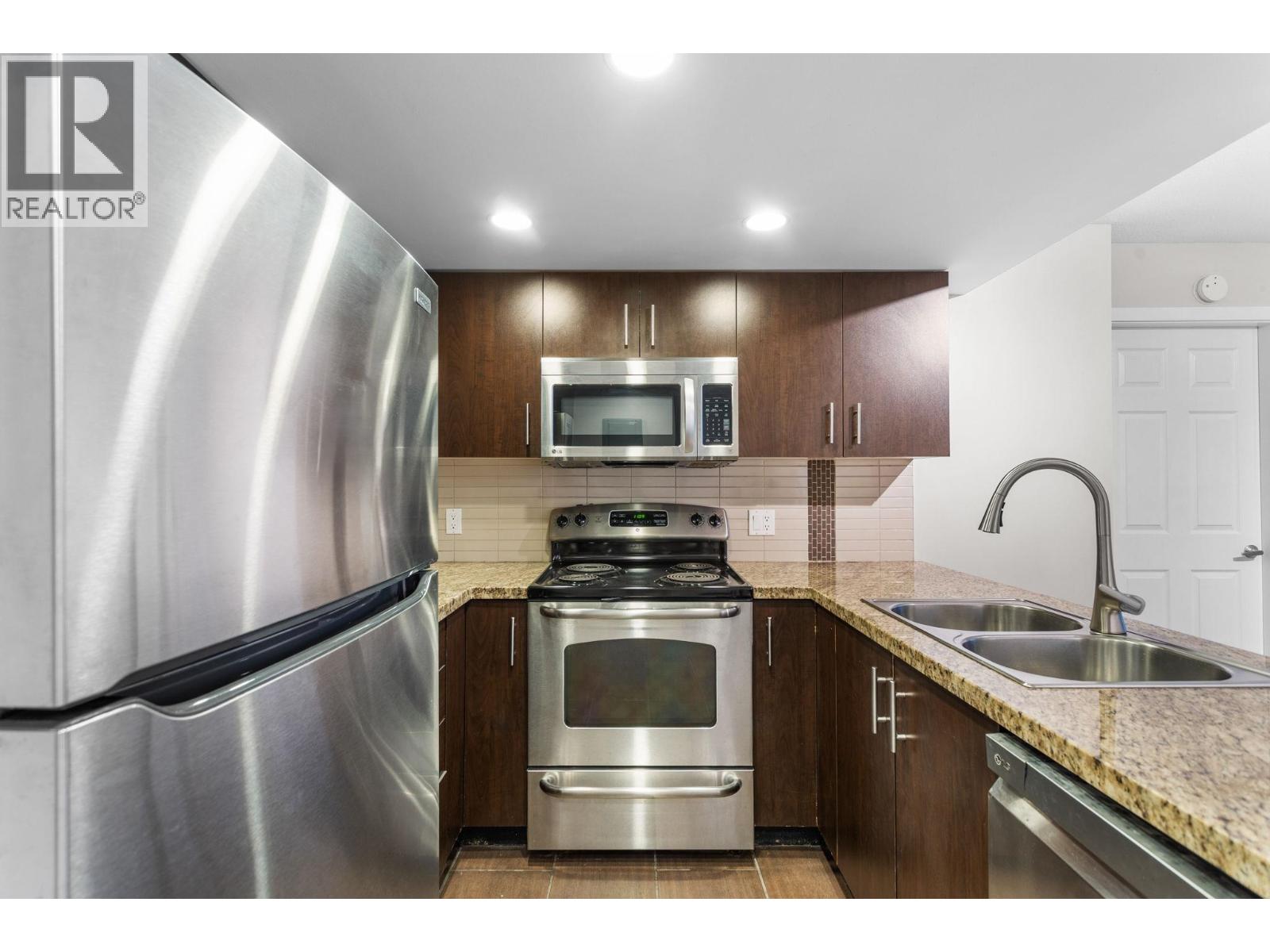 303 200 KEARY STREET, New Westminster