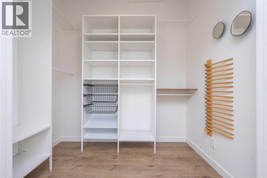 Single Family House for Sale in  Greenbriar Common NW Greenwood/Greenbriar Calgary 