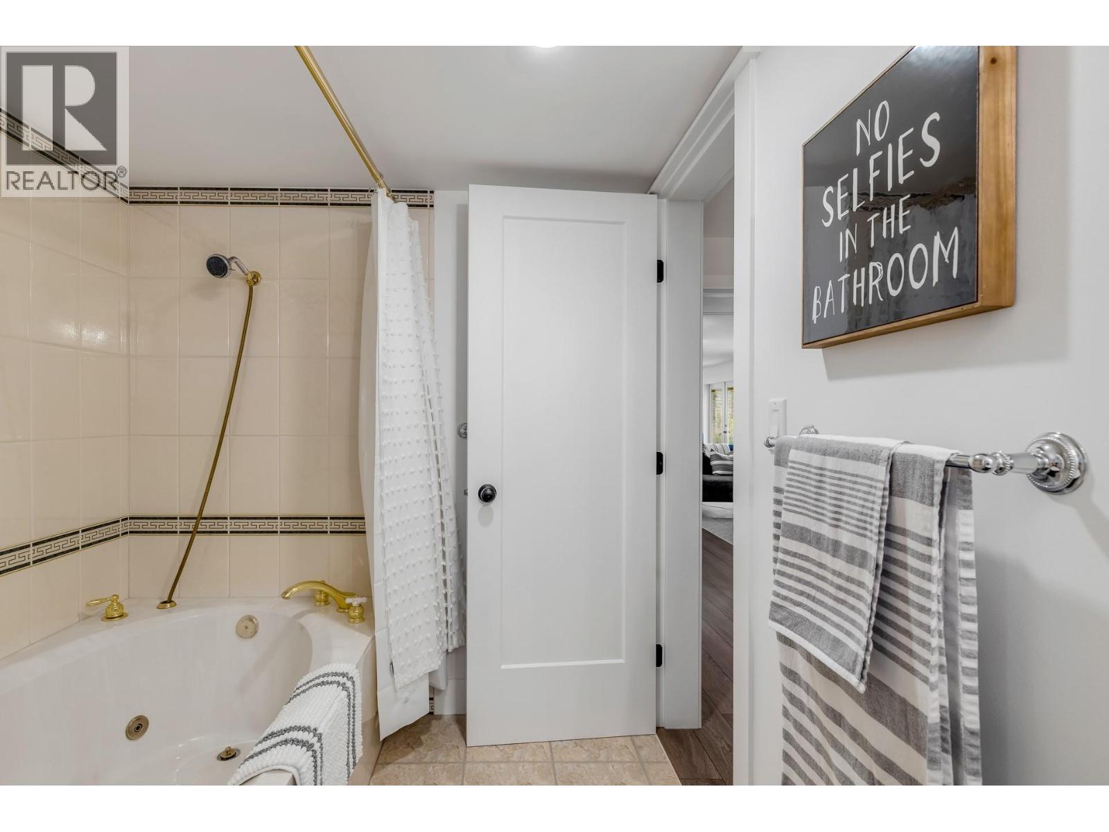  4215 6 Avenue, Peachland