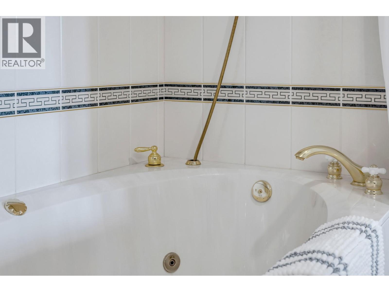  4215 6 Avenue, Peachland