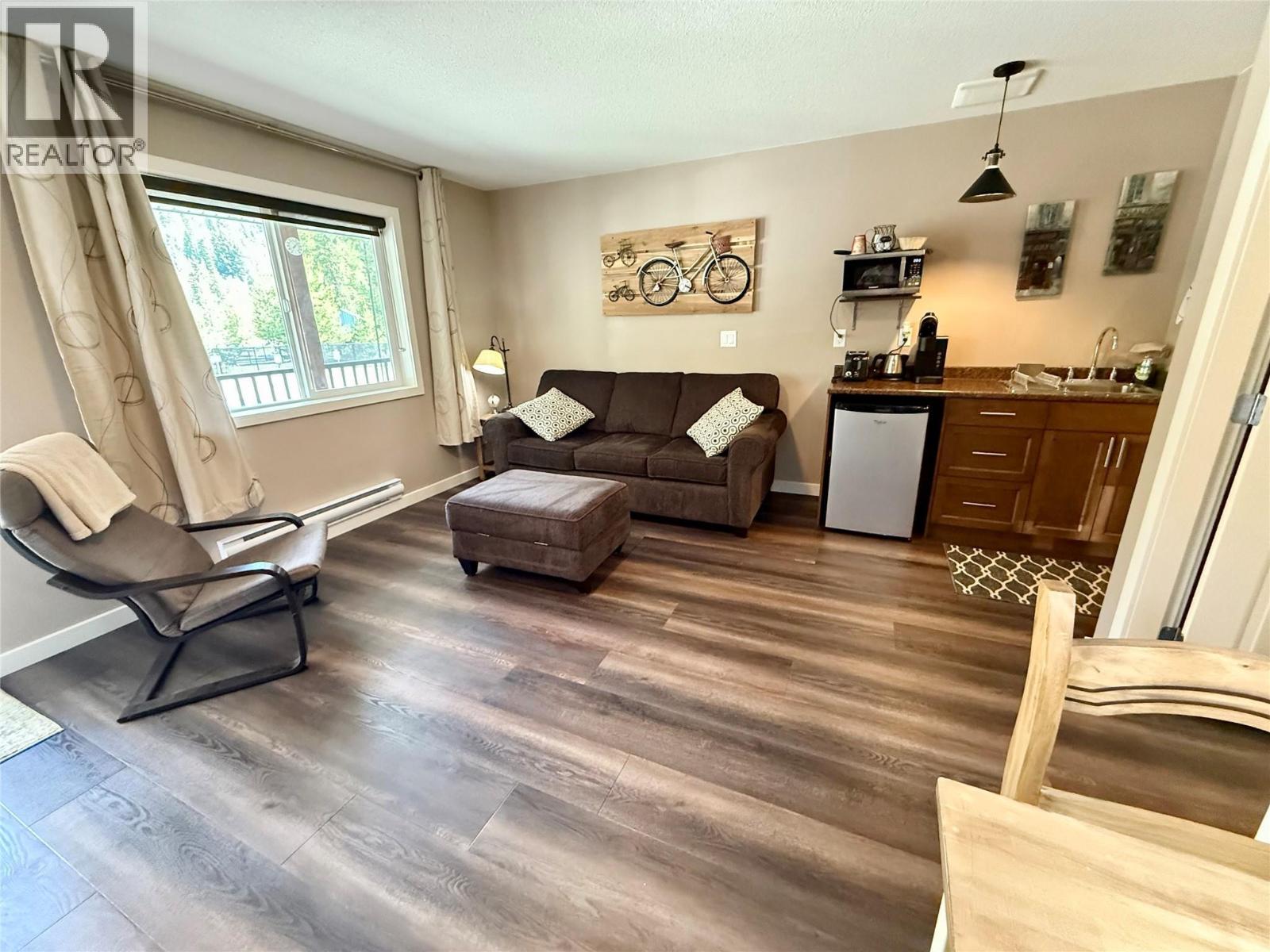 4889 Highway 3, Manning Park