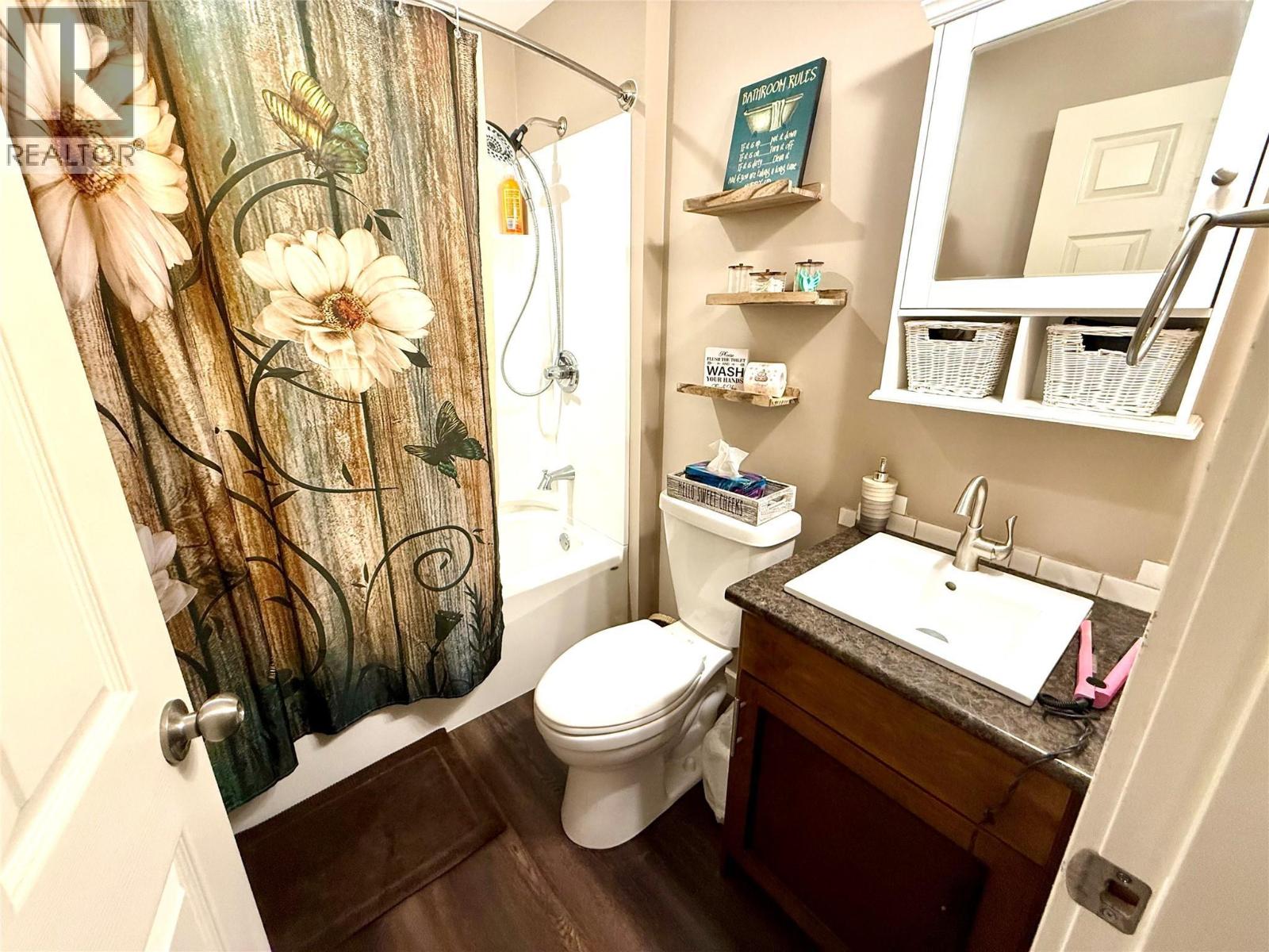 4889 Highway 3, Manning Park