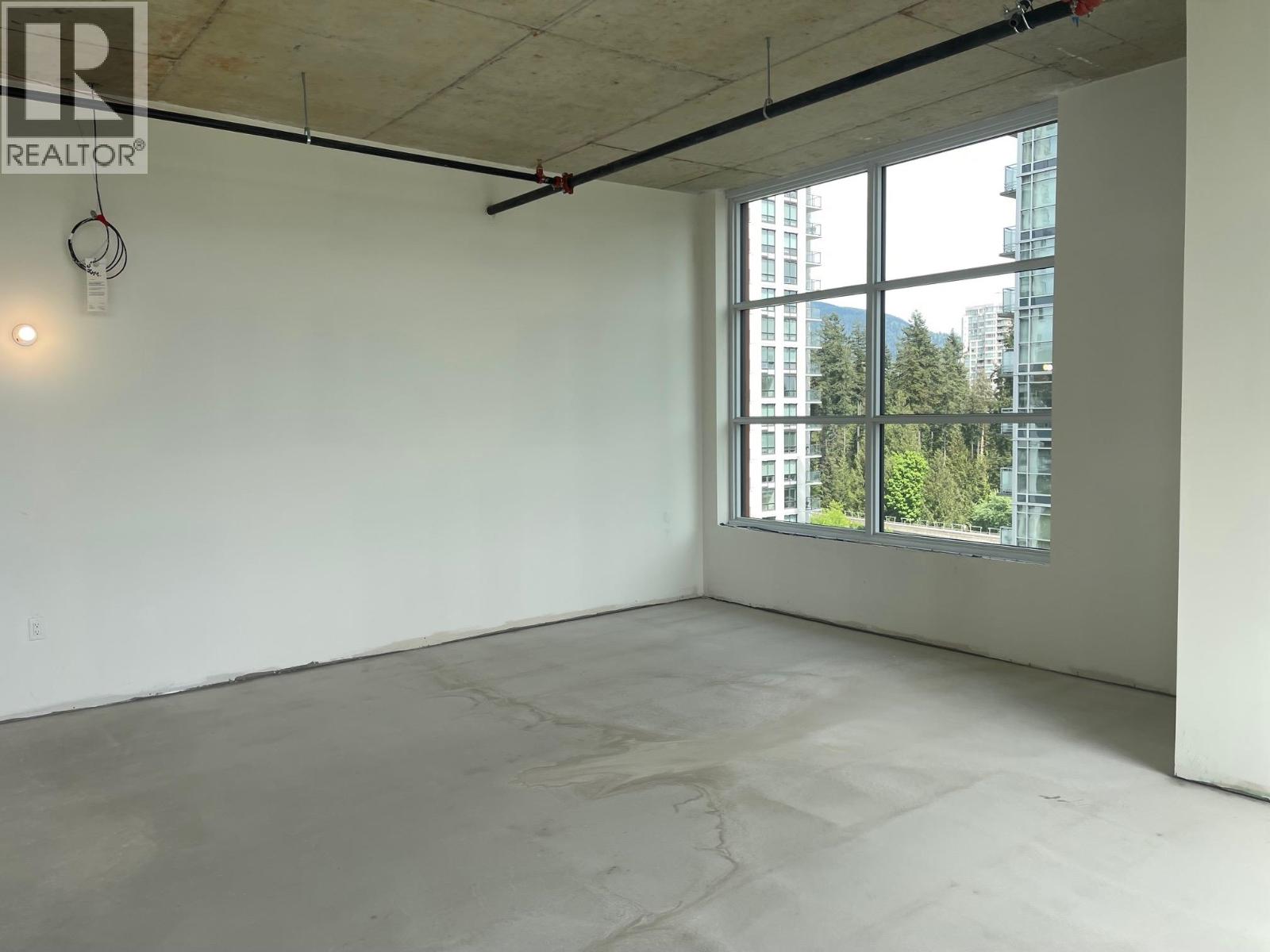 805 2992 GLEN DRIVE, Coquitlam