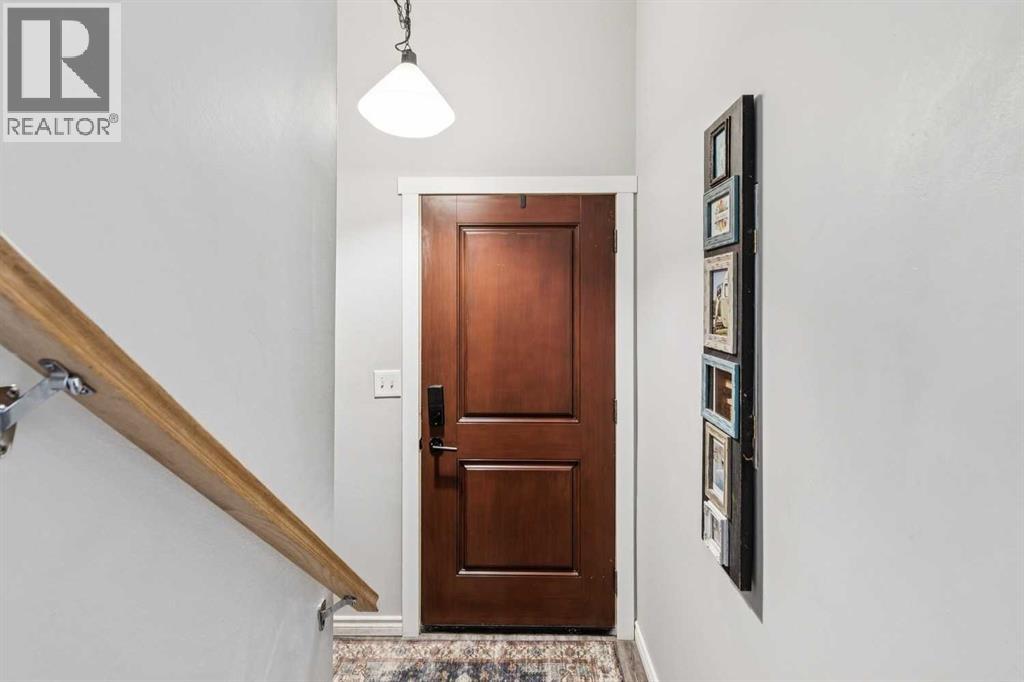 Single Family House Bi-level for Sale in  Dovercliffe Way SE Dover Calgary 