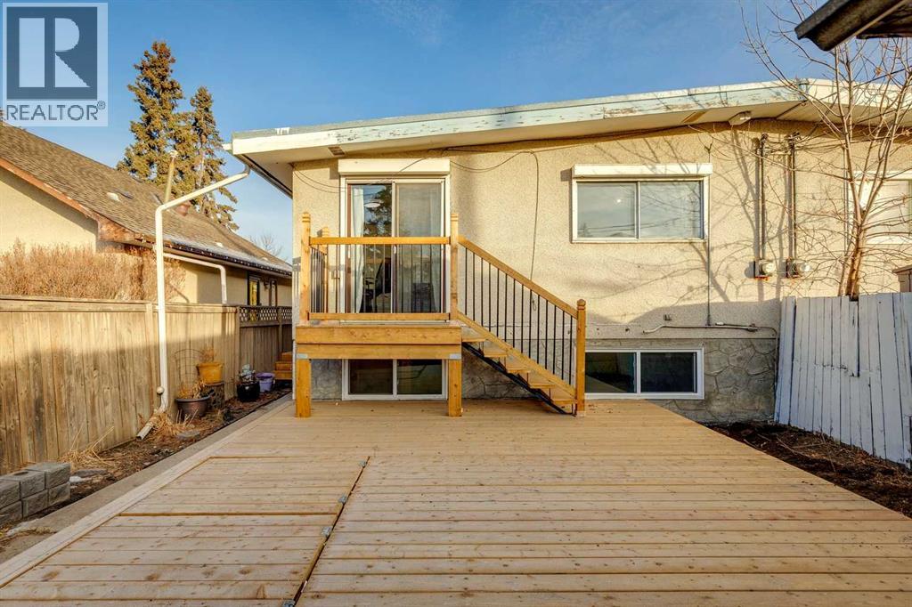 Single Family House Bi-level for Sale in  Dovercliffe Way SE Dover Calgary 