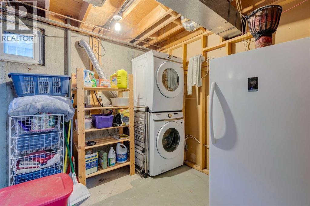 Single Family House Bi-level for Sale in  Dovercliffe Way SE Dover Calgary 