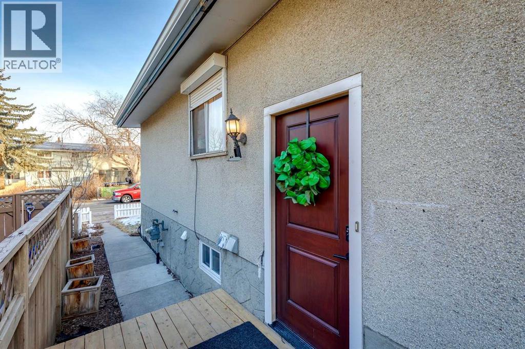 Single Family House Bi-level for Sale in  Dovercliffe Way SE Dover Calgary 