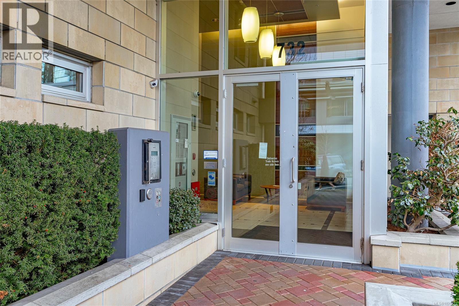 406 732 Cormorant Street, Victoria