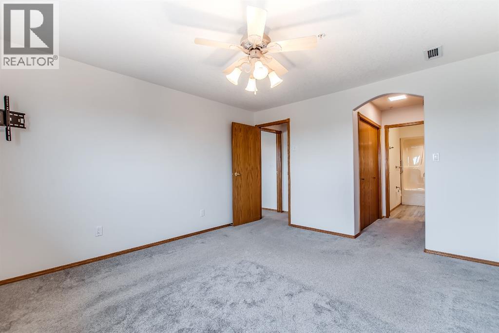 Single Family House for Sale in   Southview Drive SE Connaught Medicine Hat 