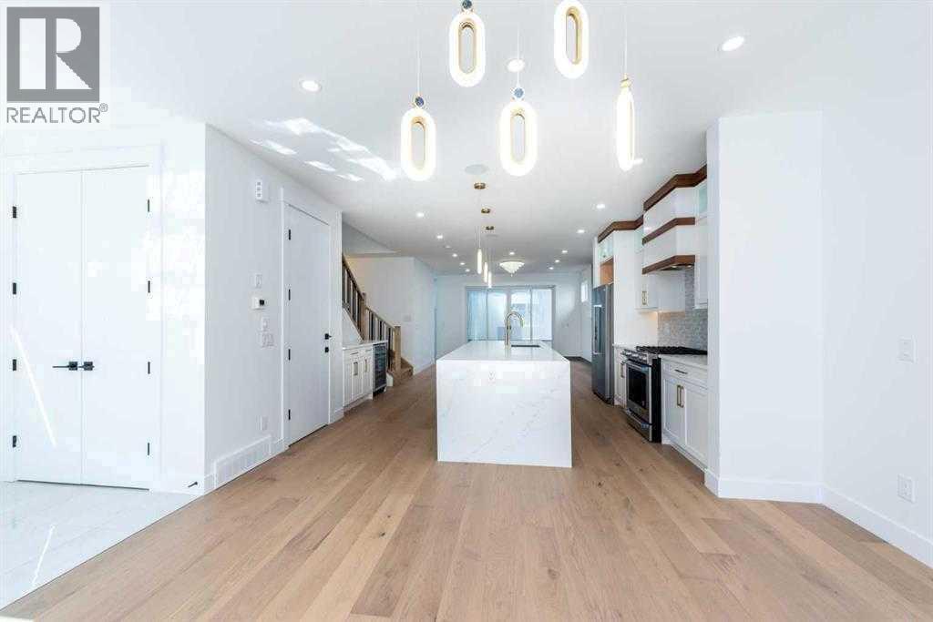 Single Family House for Sale in  Hartford Road NW Highwood Calgary 