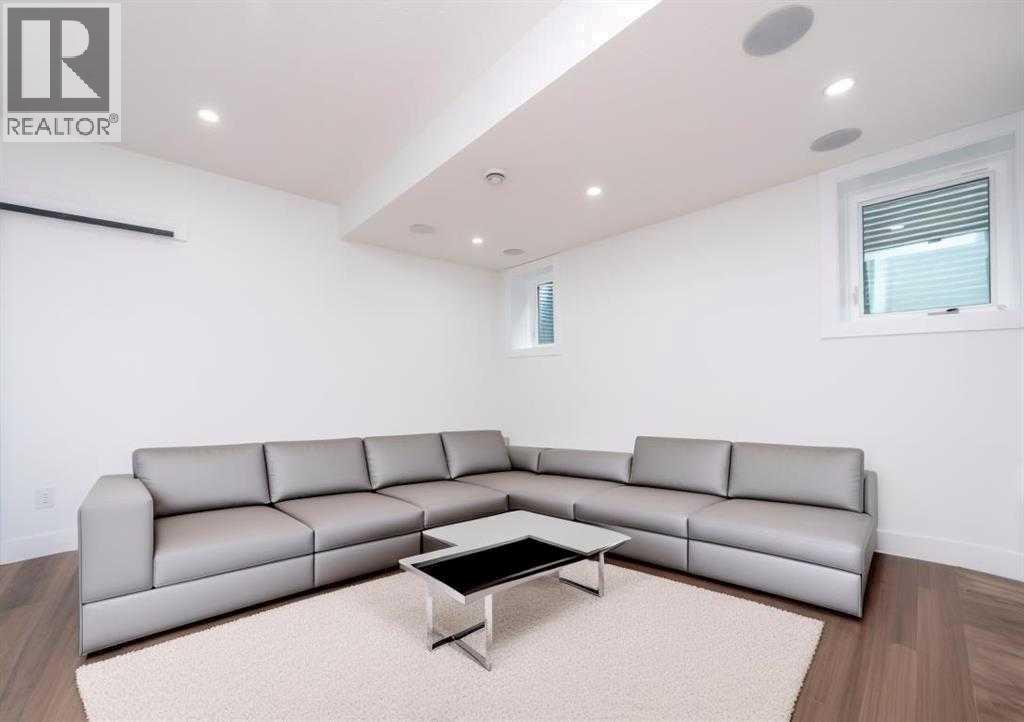 Single Family House for Sale in  Hartford Road NW Highwood Calgary 