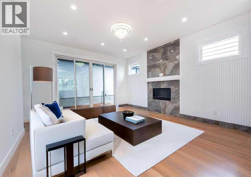 Single Family House for Sale in  Hartford Road NW Highwood Calgary 