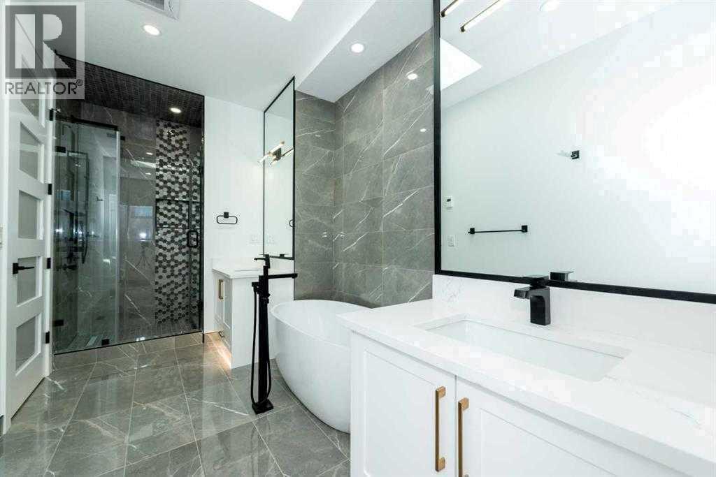 Single Family House for Sale in  Hartford Road NW Highwood Calgary 